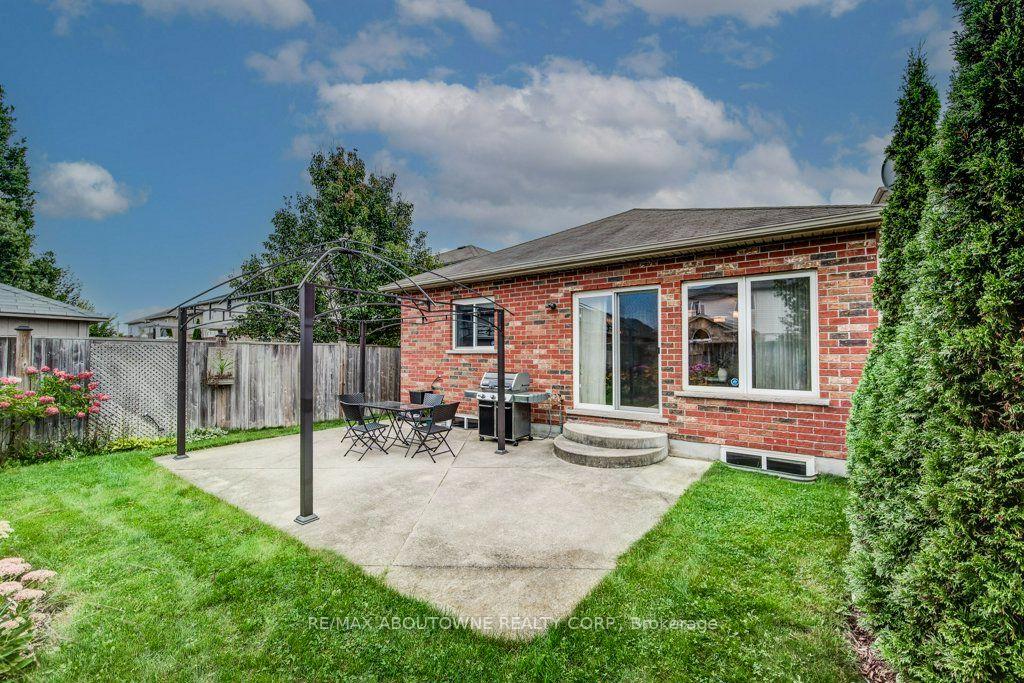 Photo 24 of 12 Brock Street, Guelph, Pineridge/Westminster Woods — HOMEH