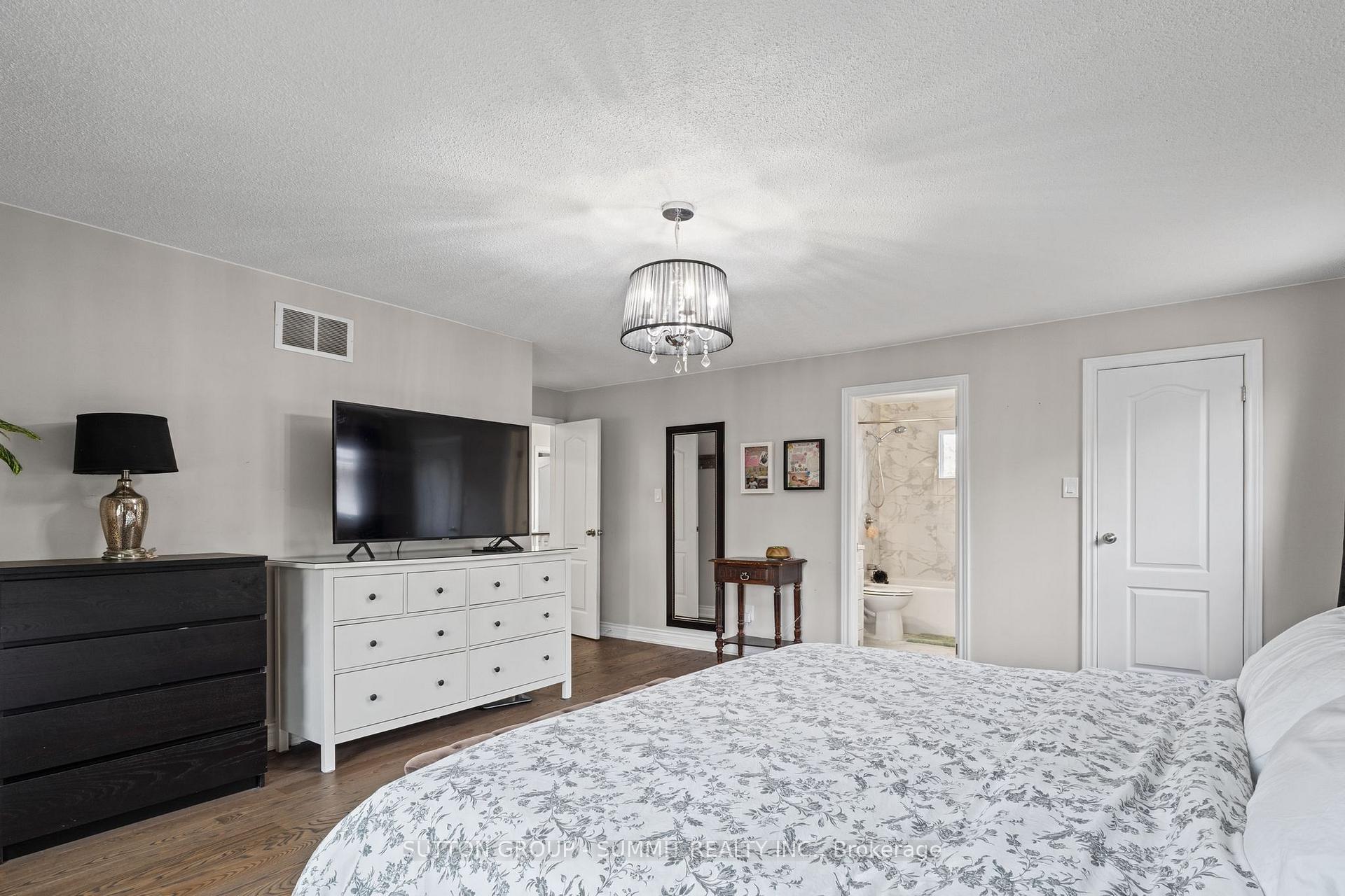 Photo 21 of 116 Mikado Crescent, Brampton, Central Park — HOMEH