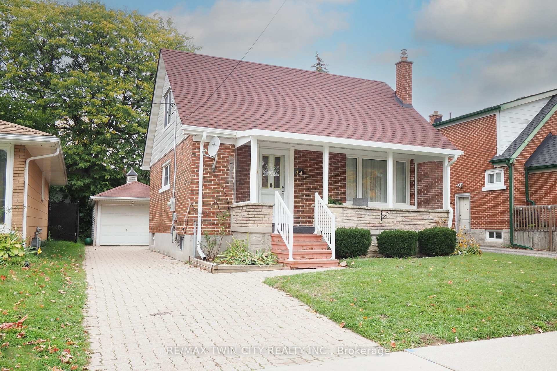 Photo 2 of 44 Ruby Street, Kitchener — HOMEH