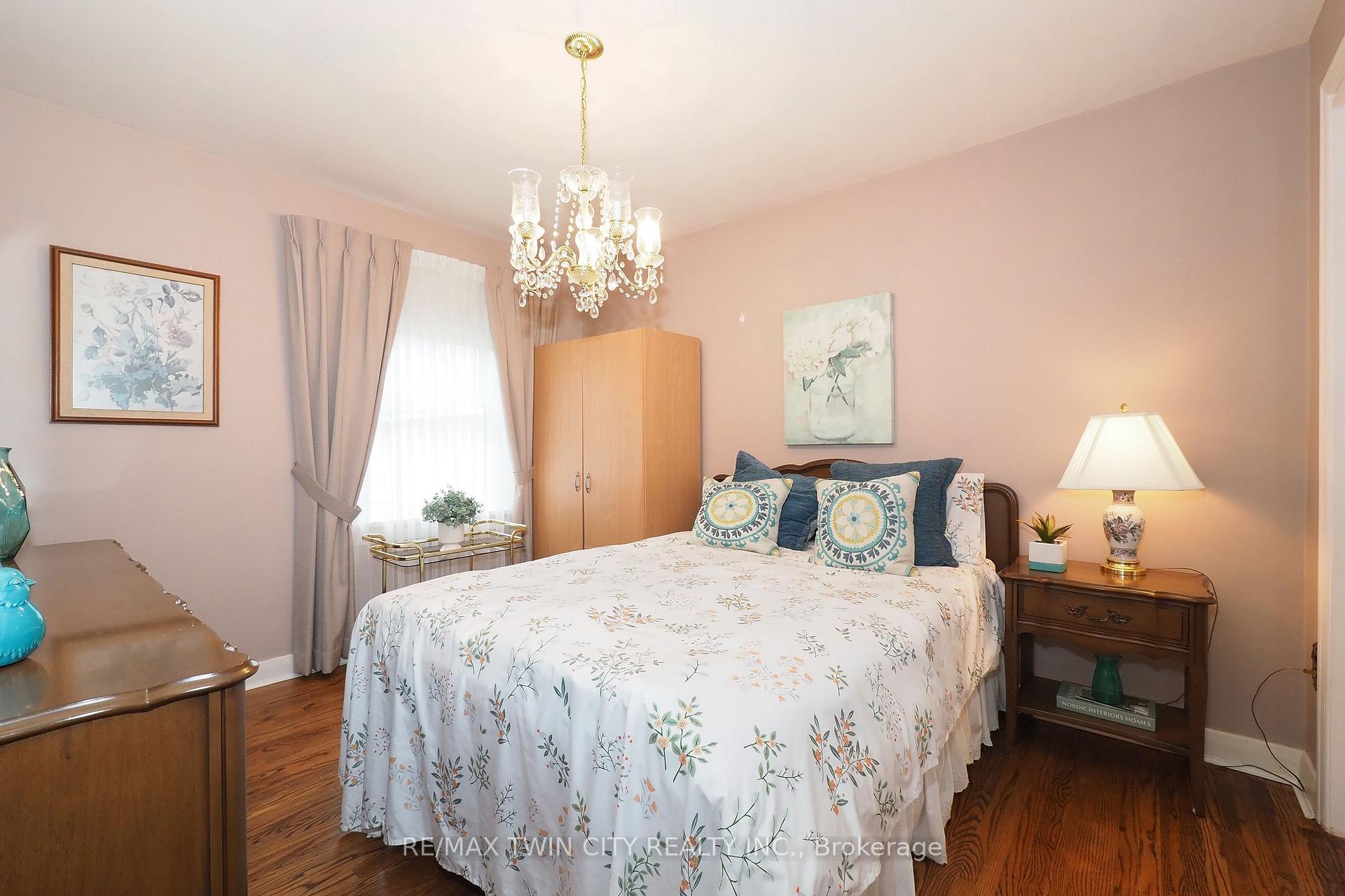 Photo 11 of 44 Ruby Street, Kitchener — HOMEH