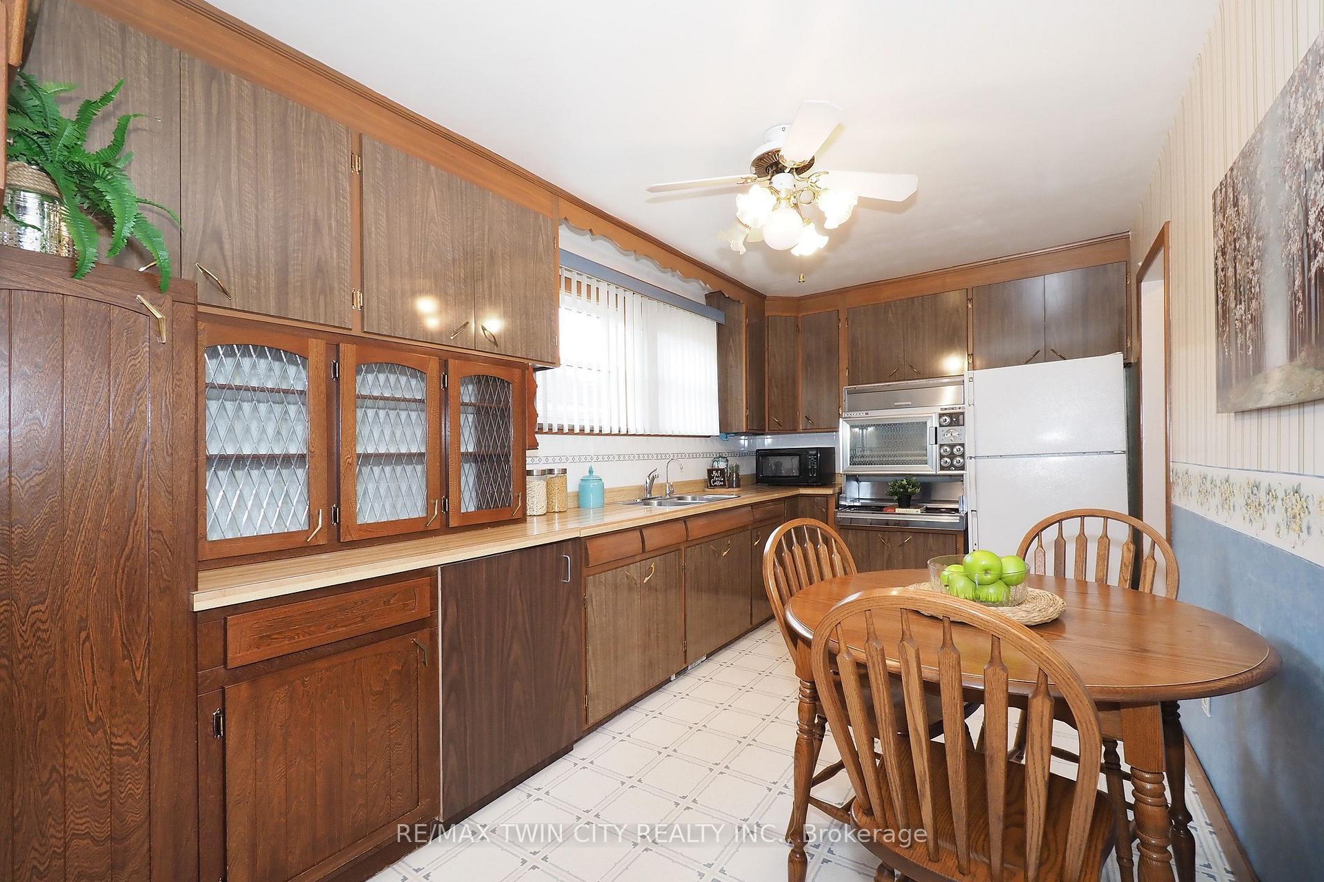 Photo 13 of 44 Ruby Street, Kitchener — HOMEH