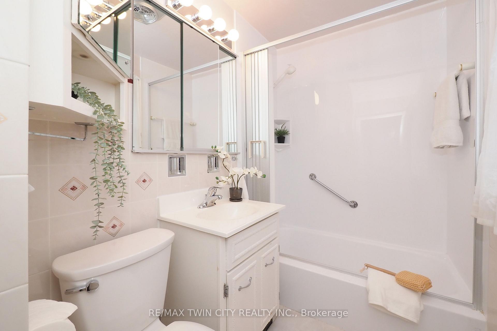 Photo 16 of 44 Ruby Street, Kitchener — HOMEH