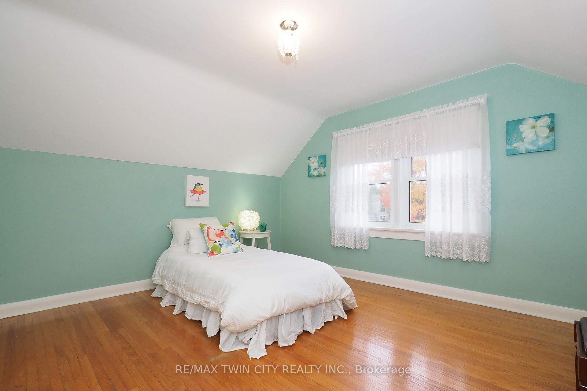 Photo 22 of 44 Ruby Street, Kitchener — HOMEH