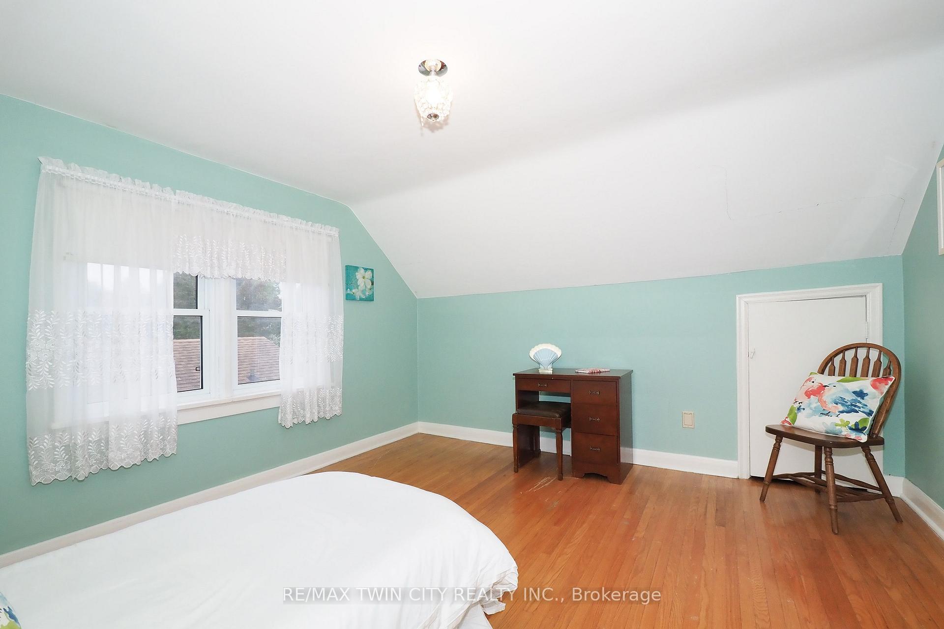 Photo 25 of 44 Ruby Street, Kitchener — HOMEH