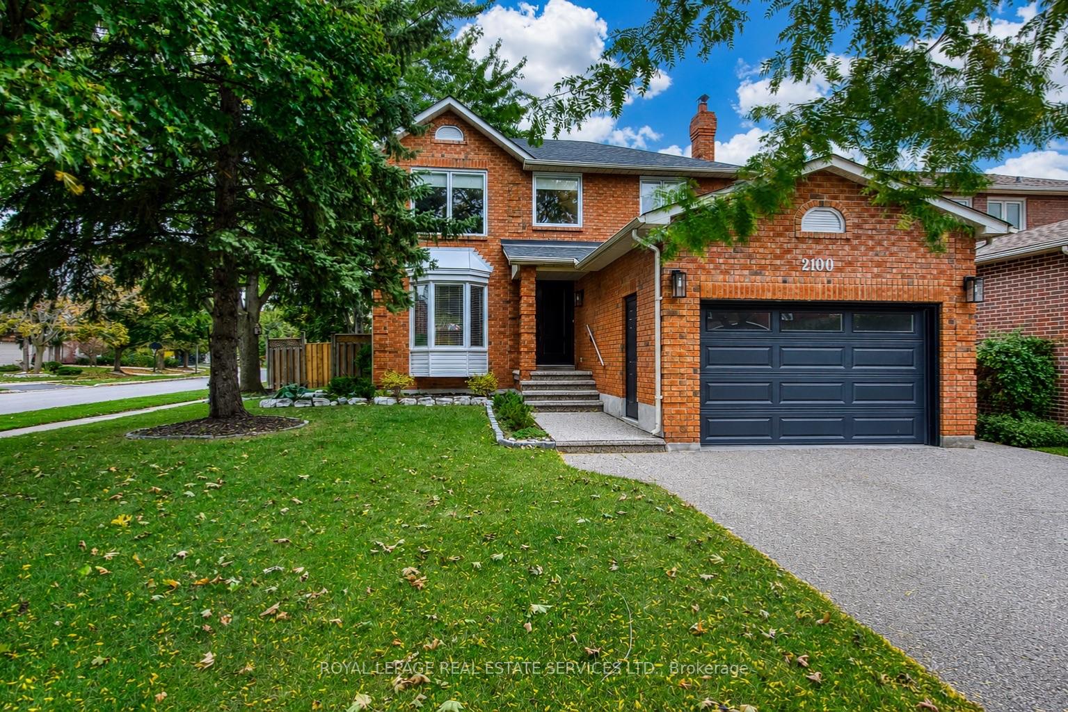 Photo 2 of 2100 Galena Crescent, Oakville, Wedgewood Creek — HOMEH