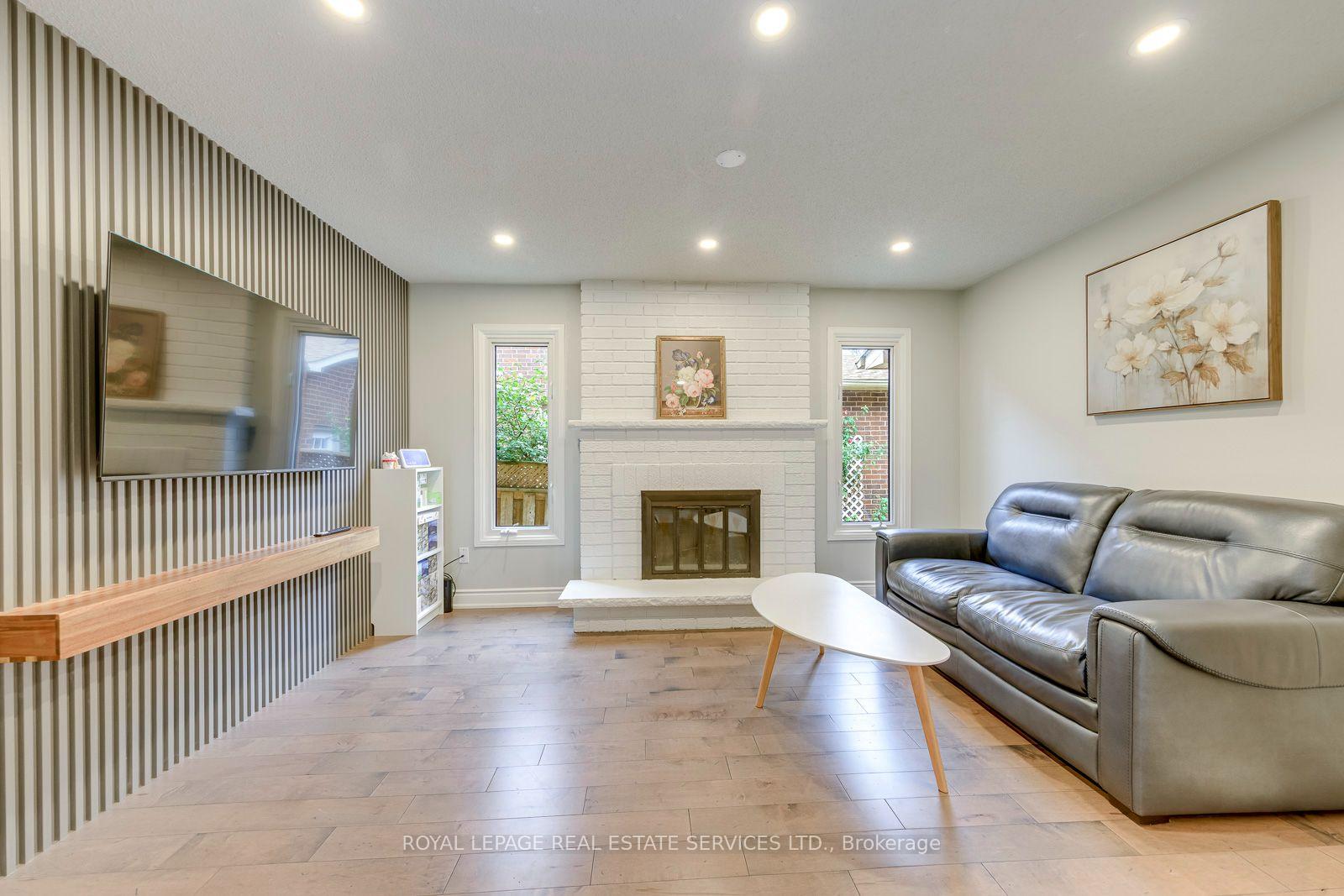Photo 6 of 2100 Galena Crescent, Oakville, Wedgewood Creek — HOMEH