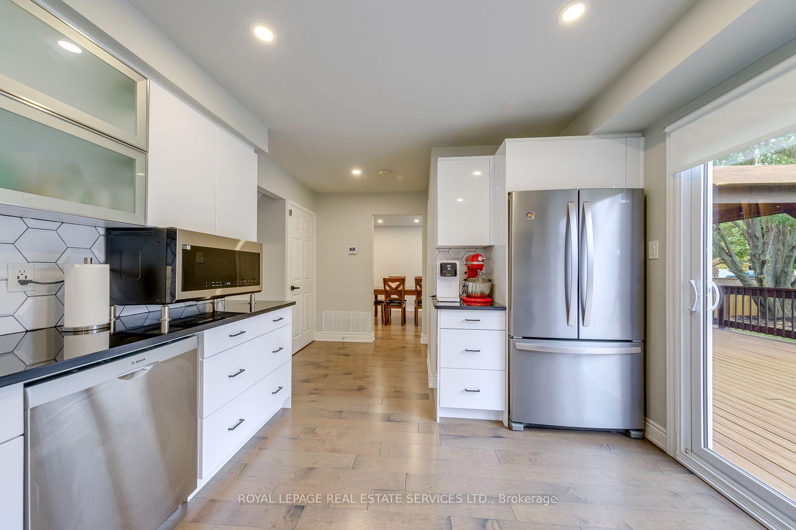Photo 12 of 2100 Galena Crescent, Oakville, Wedgewood Creek — HOMEH
