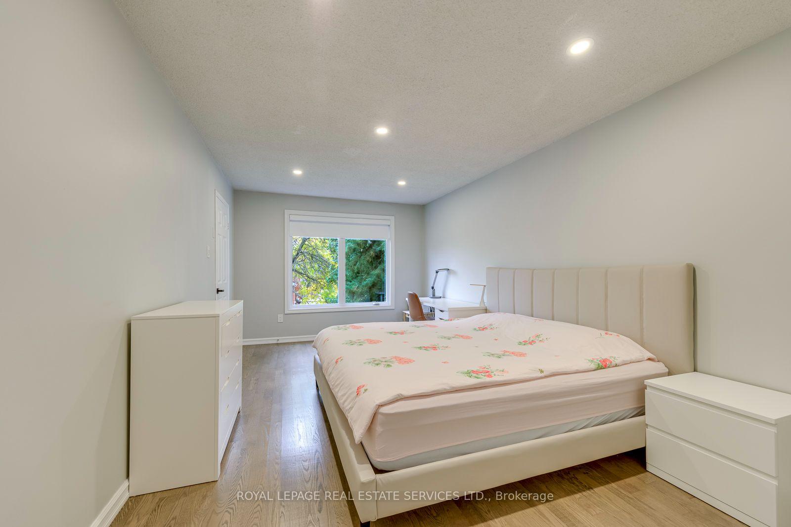 Photo 23 of 2100 Galena Crescent, Oakville, Wedgewood Creek — HOMEH