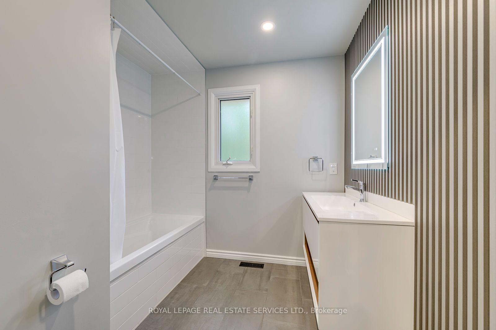 Photo 31 of 2100 Galena Crescent, Oakville, Wedgewood Creek — HOMEH