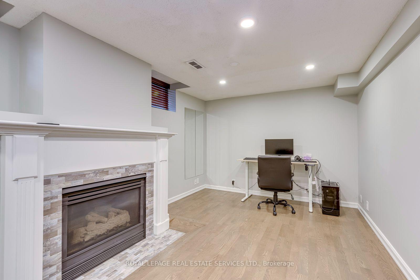Photo 35 of 2100 Galena Crescent, Oakville, Wedgewood Creek — HOMEH