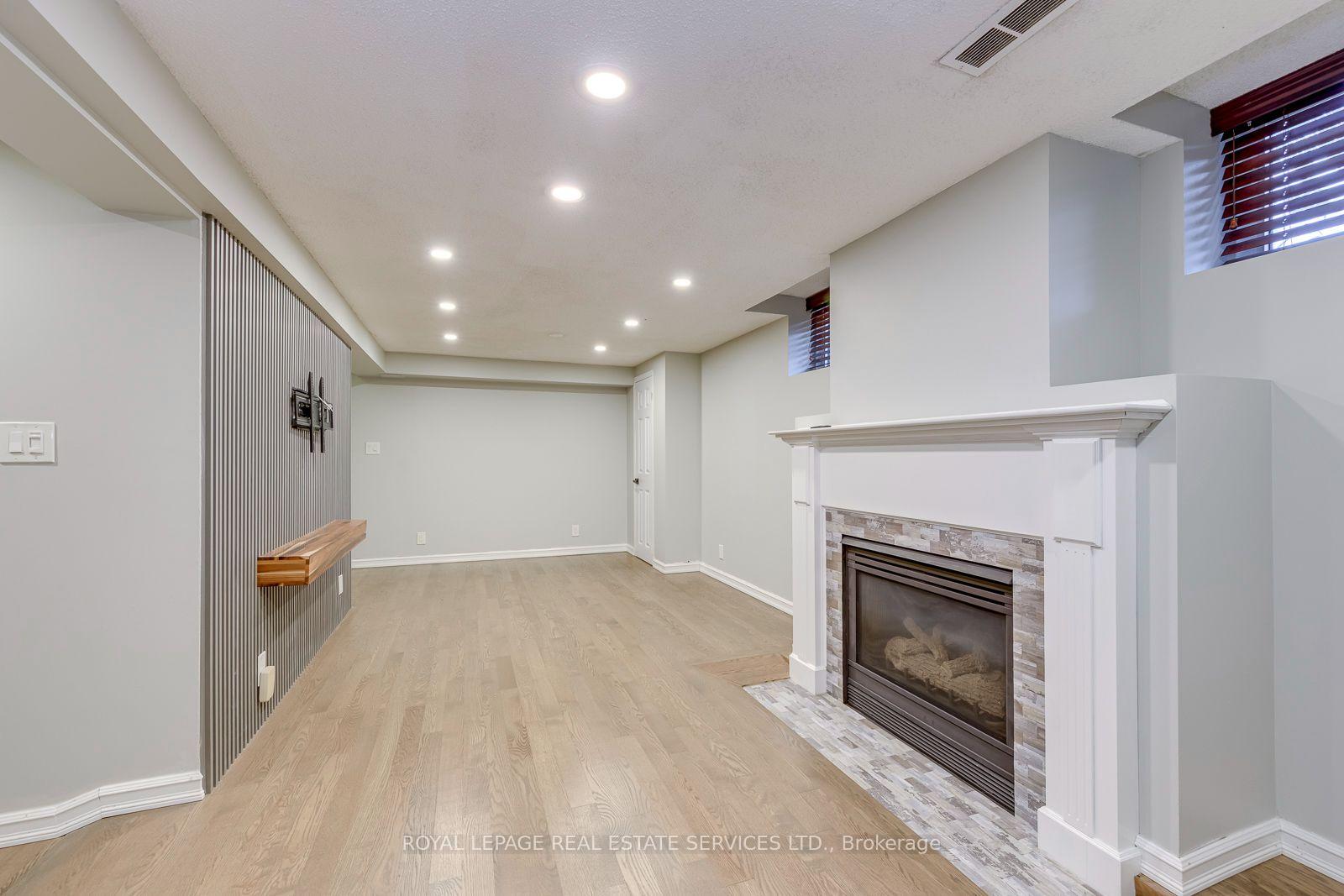 Photo 36 of 2100 Galena Crescent, Oakville, Wedgewood Creek — HOMEH