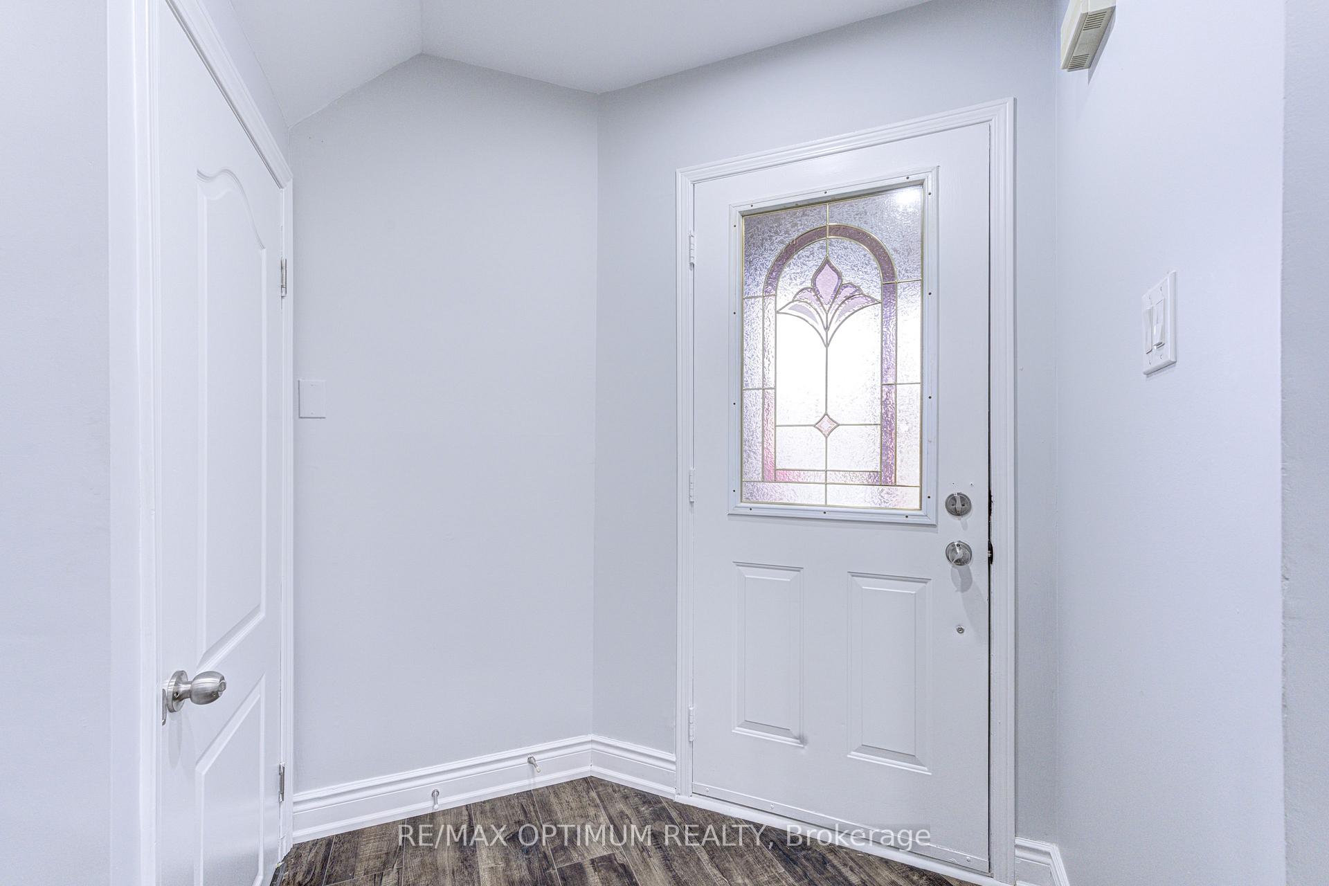 Photo 5 of 3812 Craighurst Avenue, Mississauga, Lisgar — HOMEH