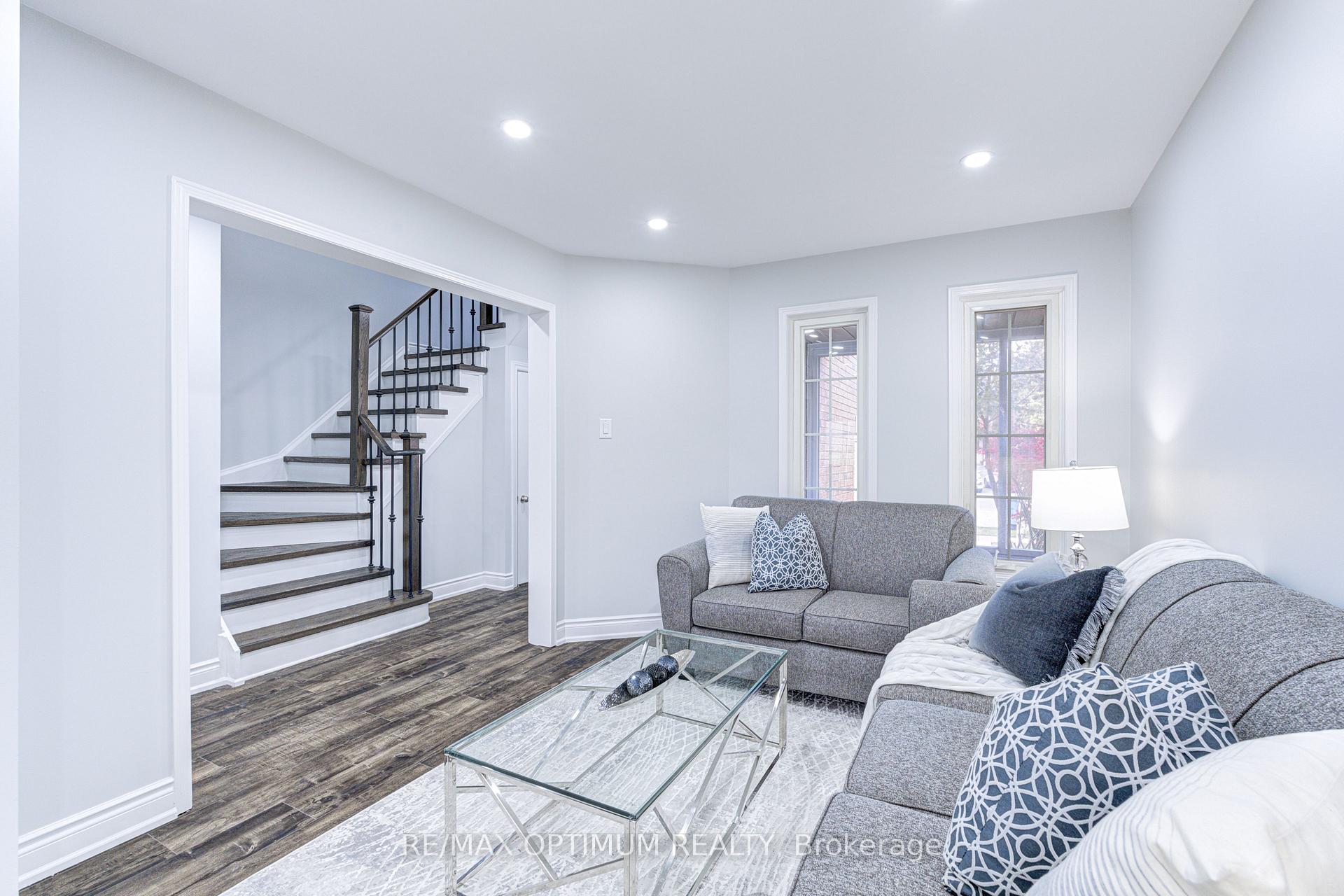 Photo 8 of 3812 Craighurst Avenue, Mississauga, Lisgar — HOMEH