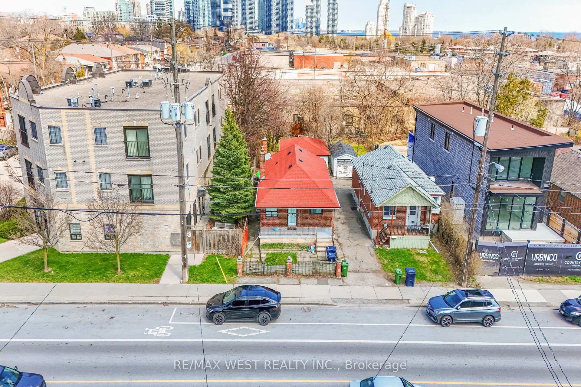 Photo of 371 Royal York Road