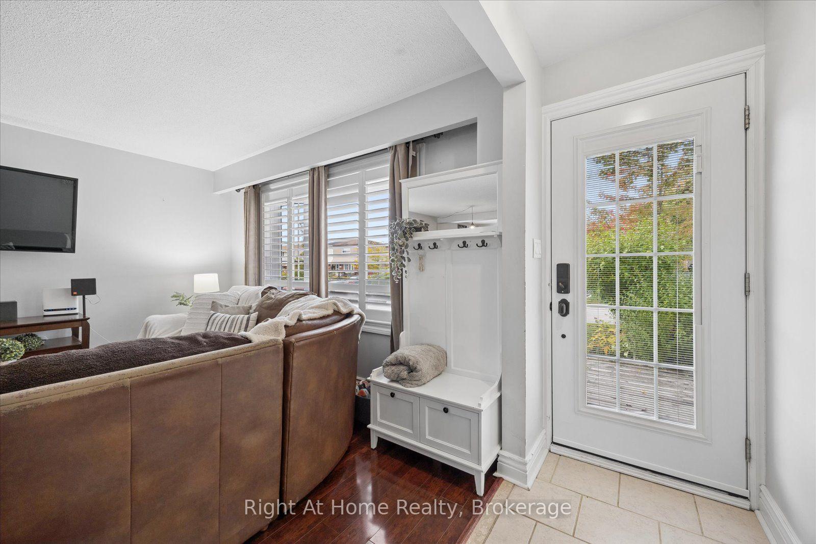 Photo 4 of 1145 Valley Court, Oshawa, Lakeview — HOMEH