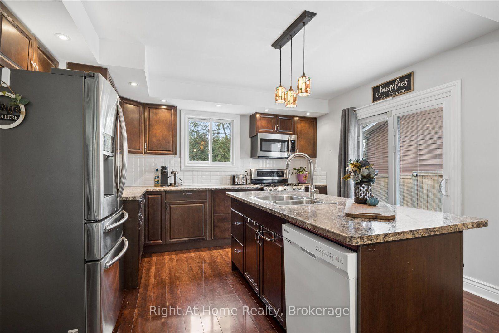Photo 12 of 1145 Valley Court, Oshawa, Lakeview — HOMEH