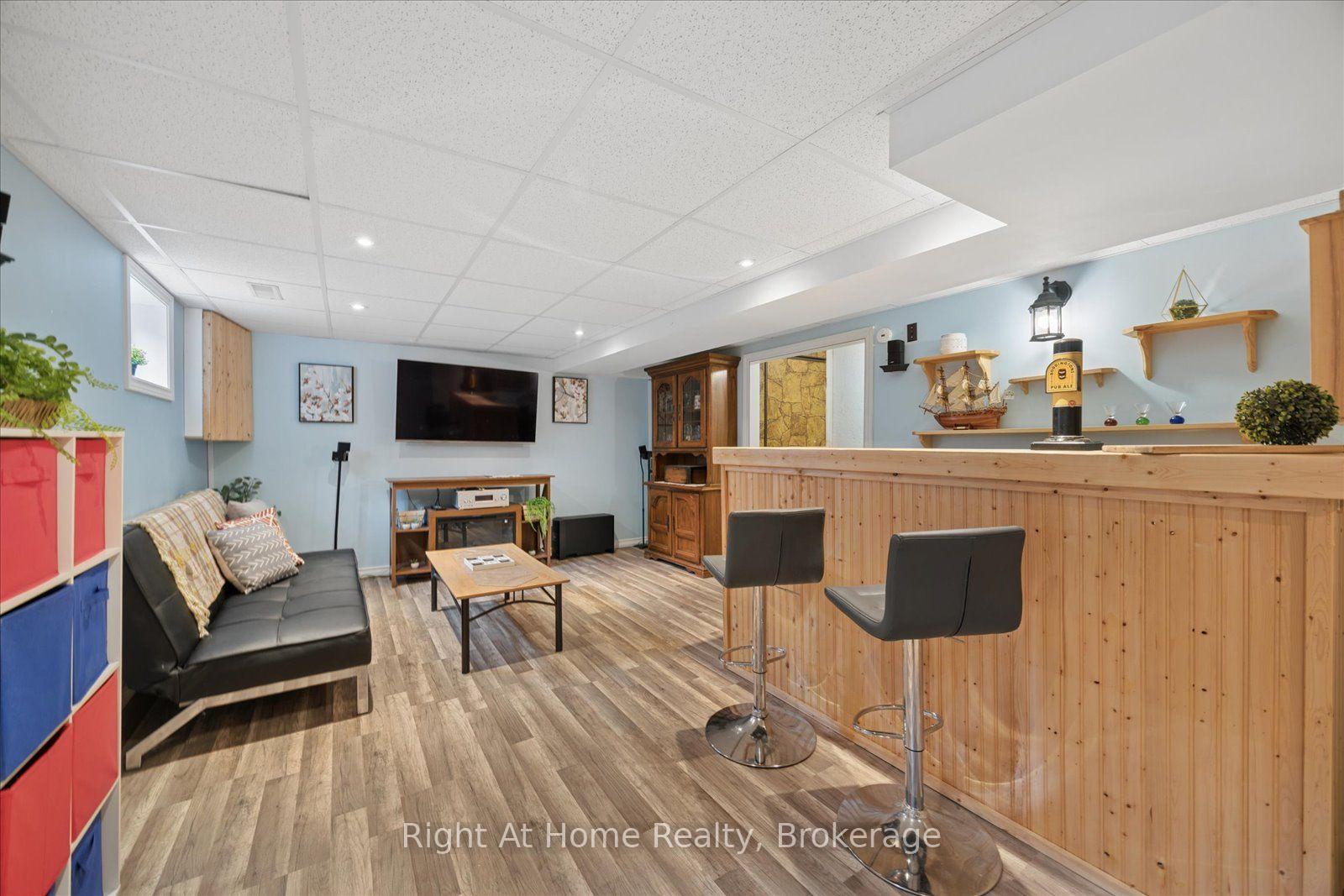 Photo 33 of 1145 Valley Court, Oshawa, Lakeview — HOMEH