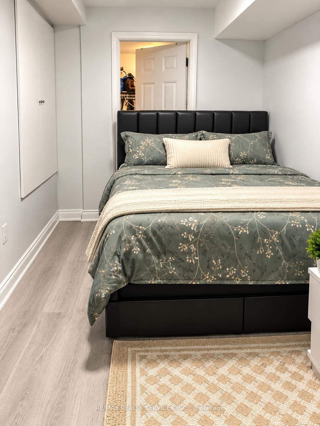 Photo 3 of Unit Basement, 25 Dale Meadows Road, Brampton, Northwest Brampton — HOMEH