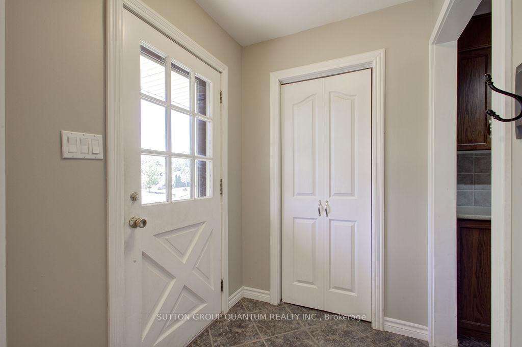 Photo 5 of 462 Withnell Crescent, Oakville, West — HOMEH