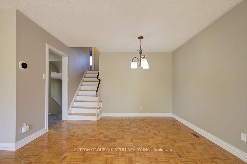 Photo 9 of 462 Withnell Crescent, Oakville, West — HOMEH
