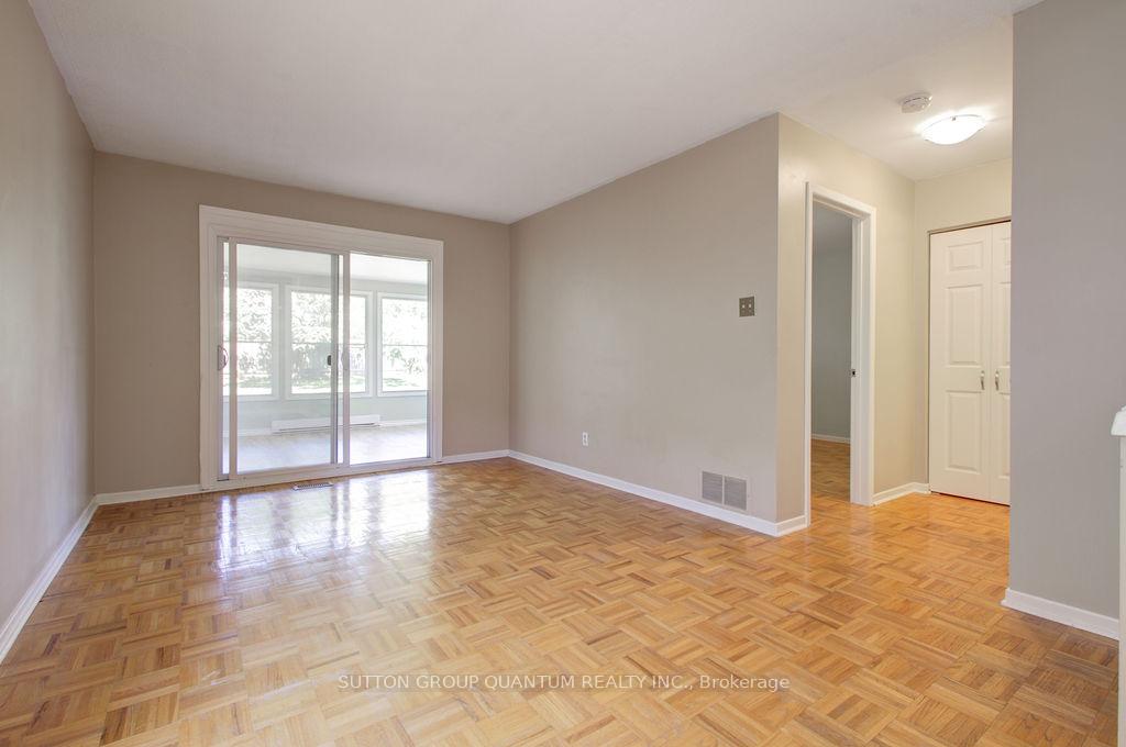 Photo 21 of 462 Withnell Crescent, Oakville, West — HOMEH