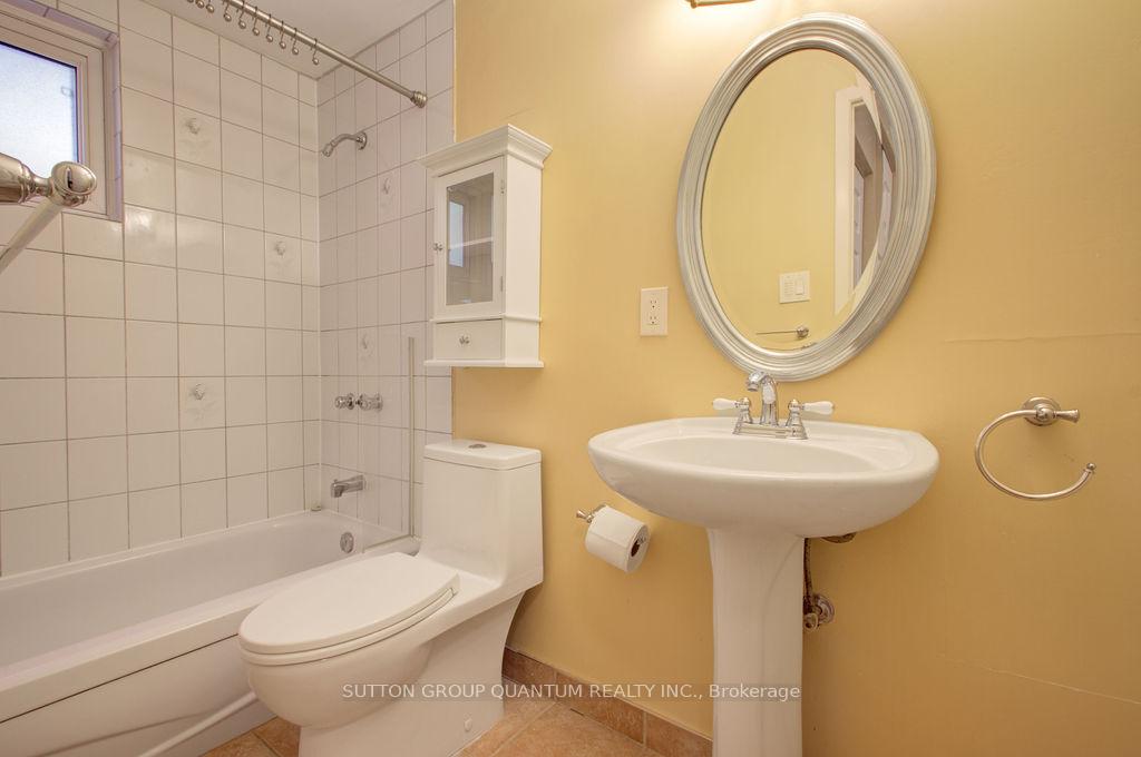 Photo 23 of 462 Withnell Crescent, Oakville, West — HOMEH