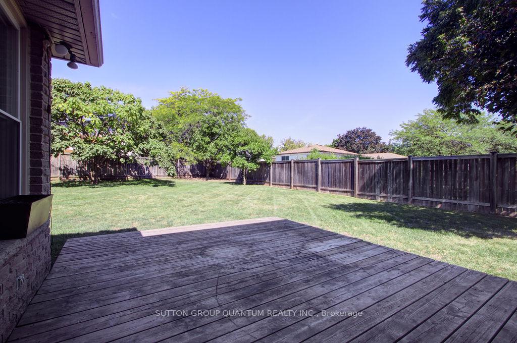 Photo 27 of 462 Withnell Crescent, Oakville, West — HOMEH