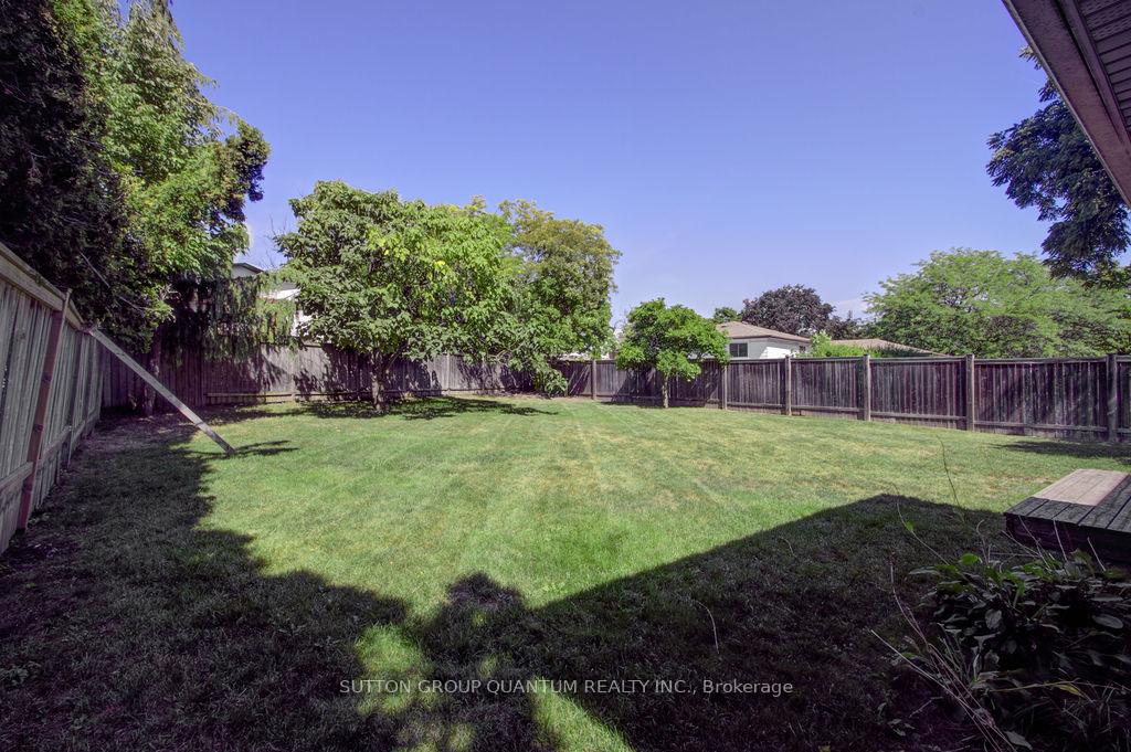 Photo 30 of 462 Withnell Crescent, Oakville, West — HOMEH