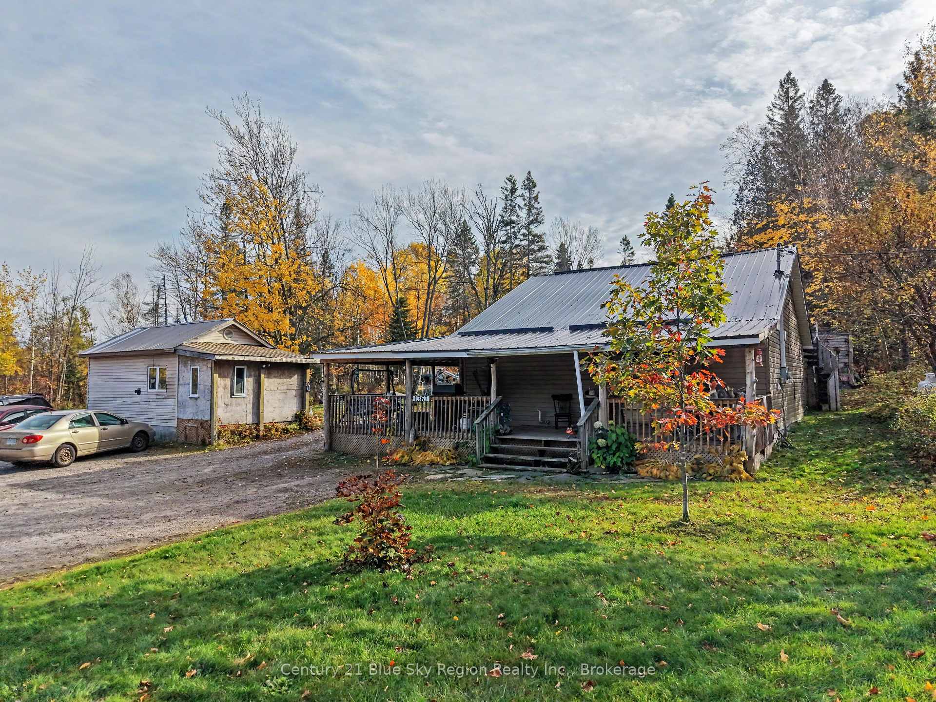 Front of 1367 Four Mile Lake Road