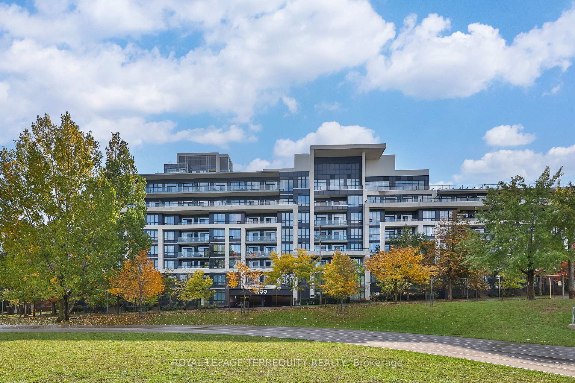 Front of Unit 605, 399 Spring Garden Avenue