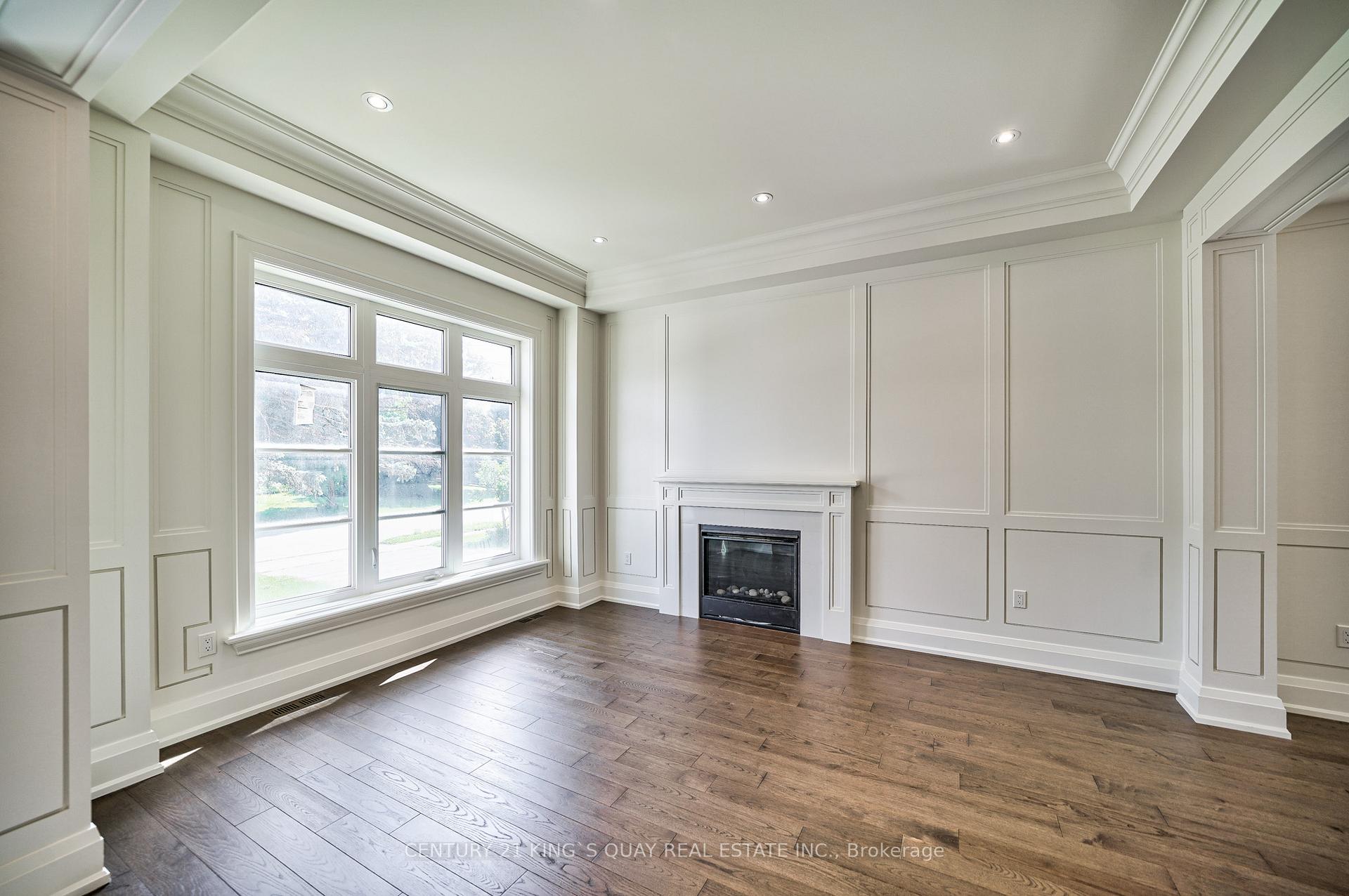 Photo 4 of 82 Cartier Crescent, Richmond Hill, Crosby — HOMEH