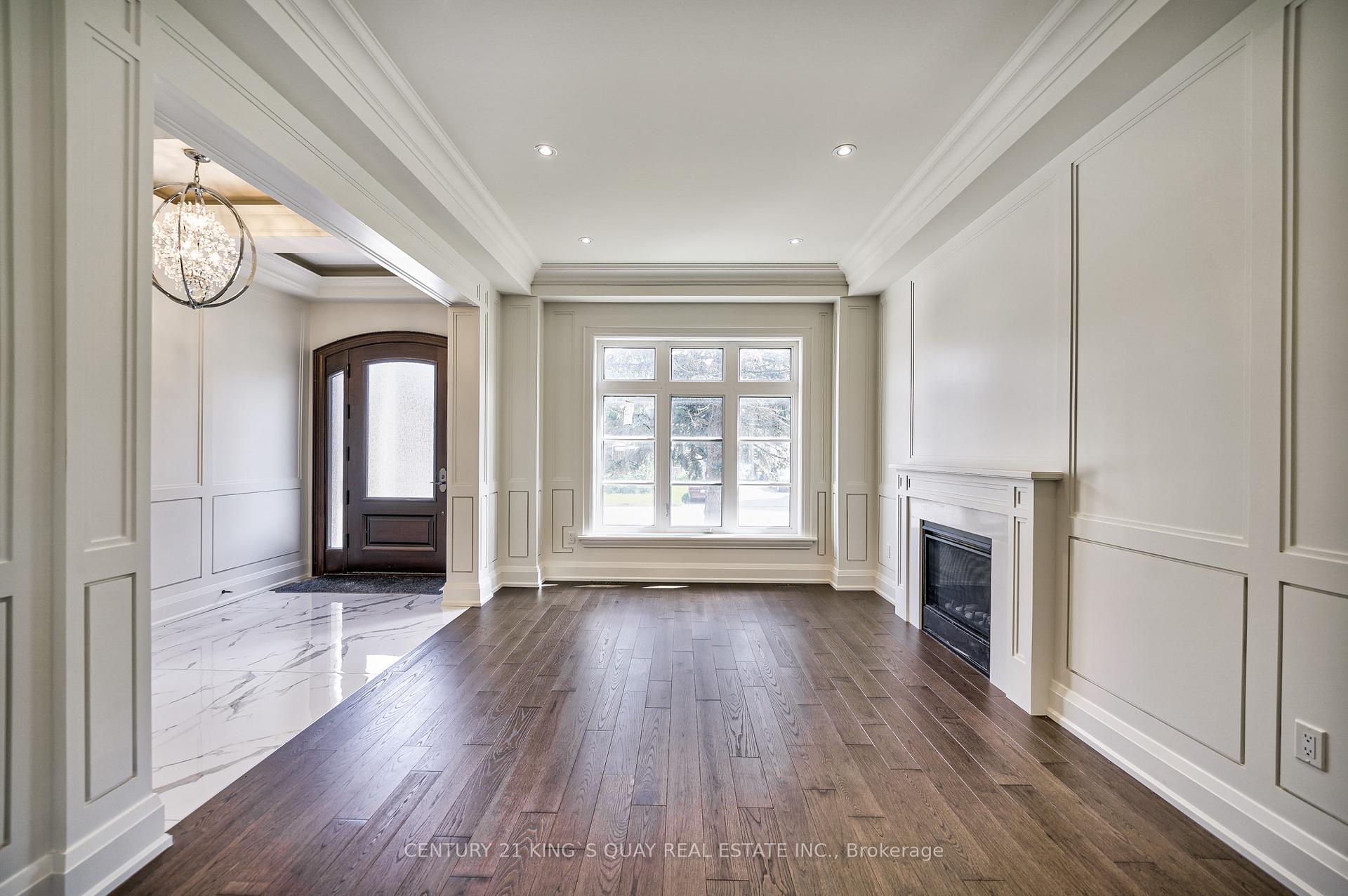 Photo 5 of 82 Cartier Crescent, Richmond Hill, Crosby — HOMEH