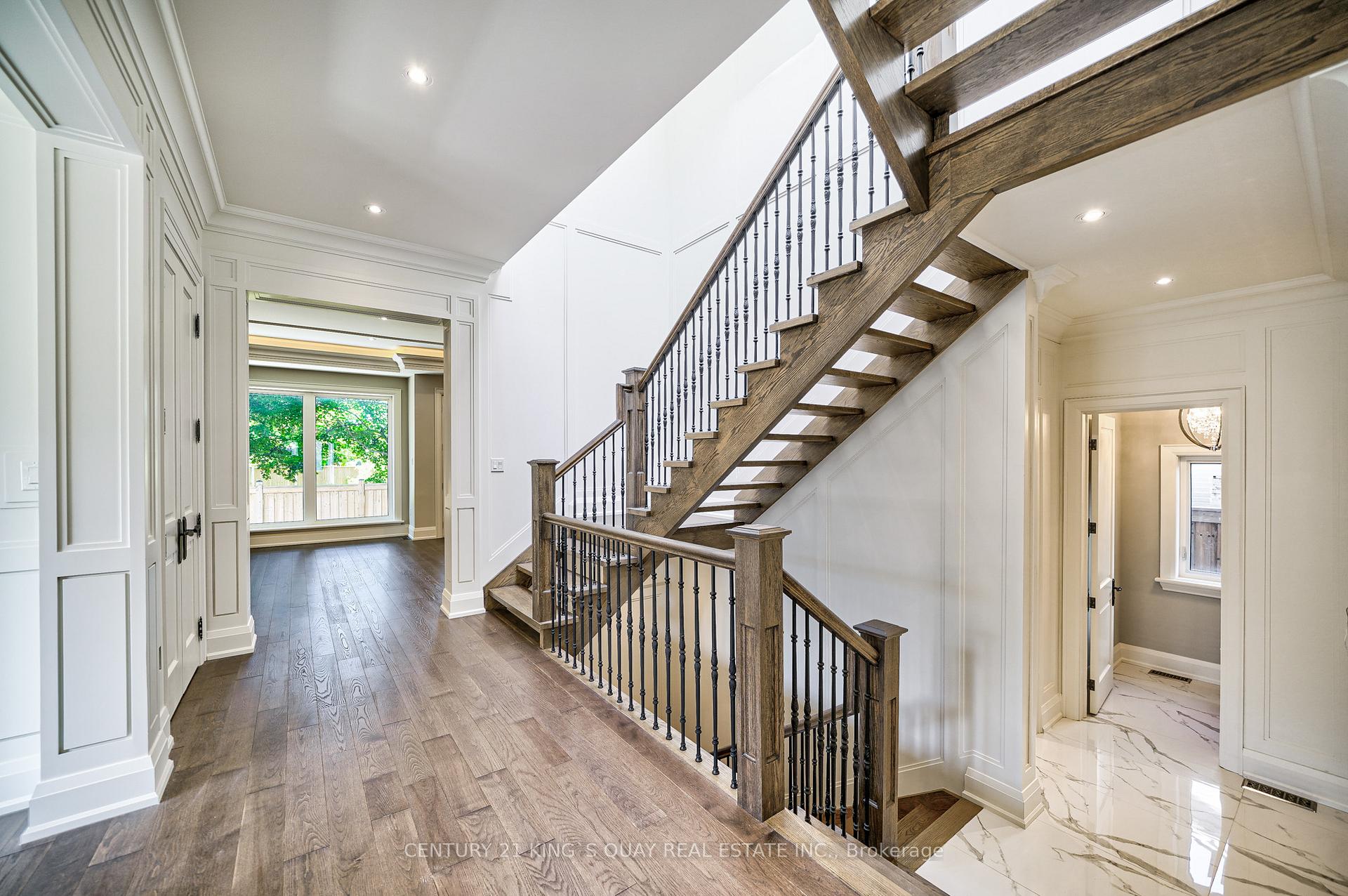 Photo 9 of 82 Cartier Crescent, Richmond Hill, Crosby — HOMEH