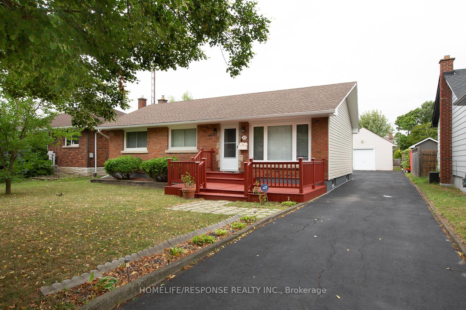 Photo 2 of 35 Parkdale Drive, Thorold, Thorold Downtown — HOMEH