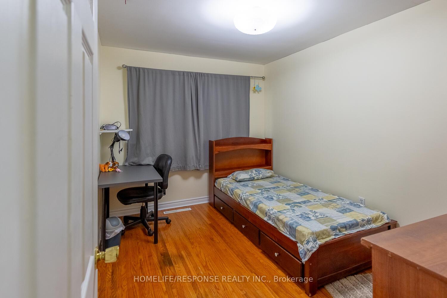 Photo 10 of 35 Parkdale Drive, Thorold, Thorold Downtown — HOMEH