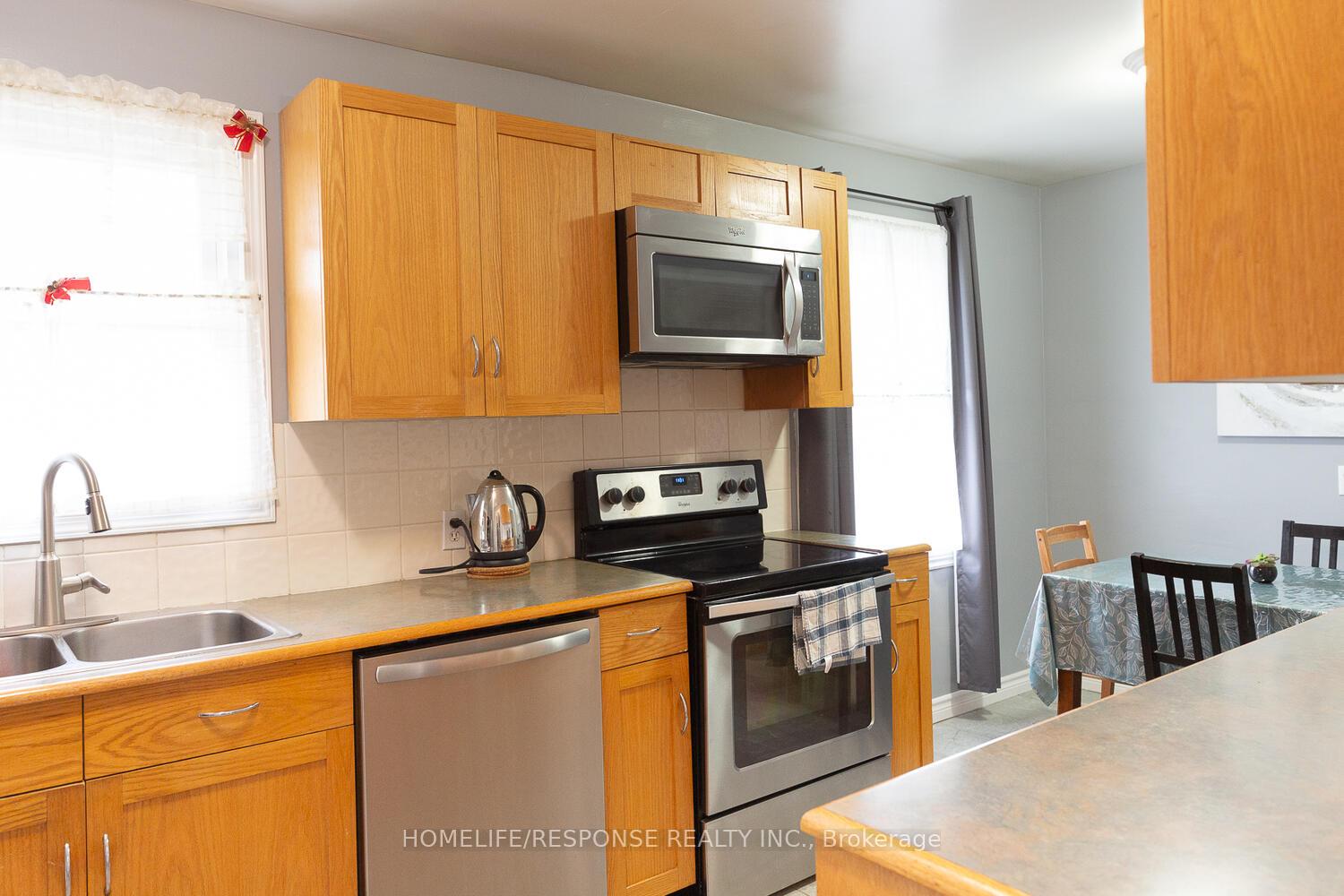 Photo 18 of 35 Parkdale Drive, Thorold, Thorold Downtown — HOMEH