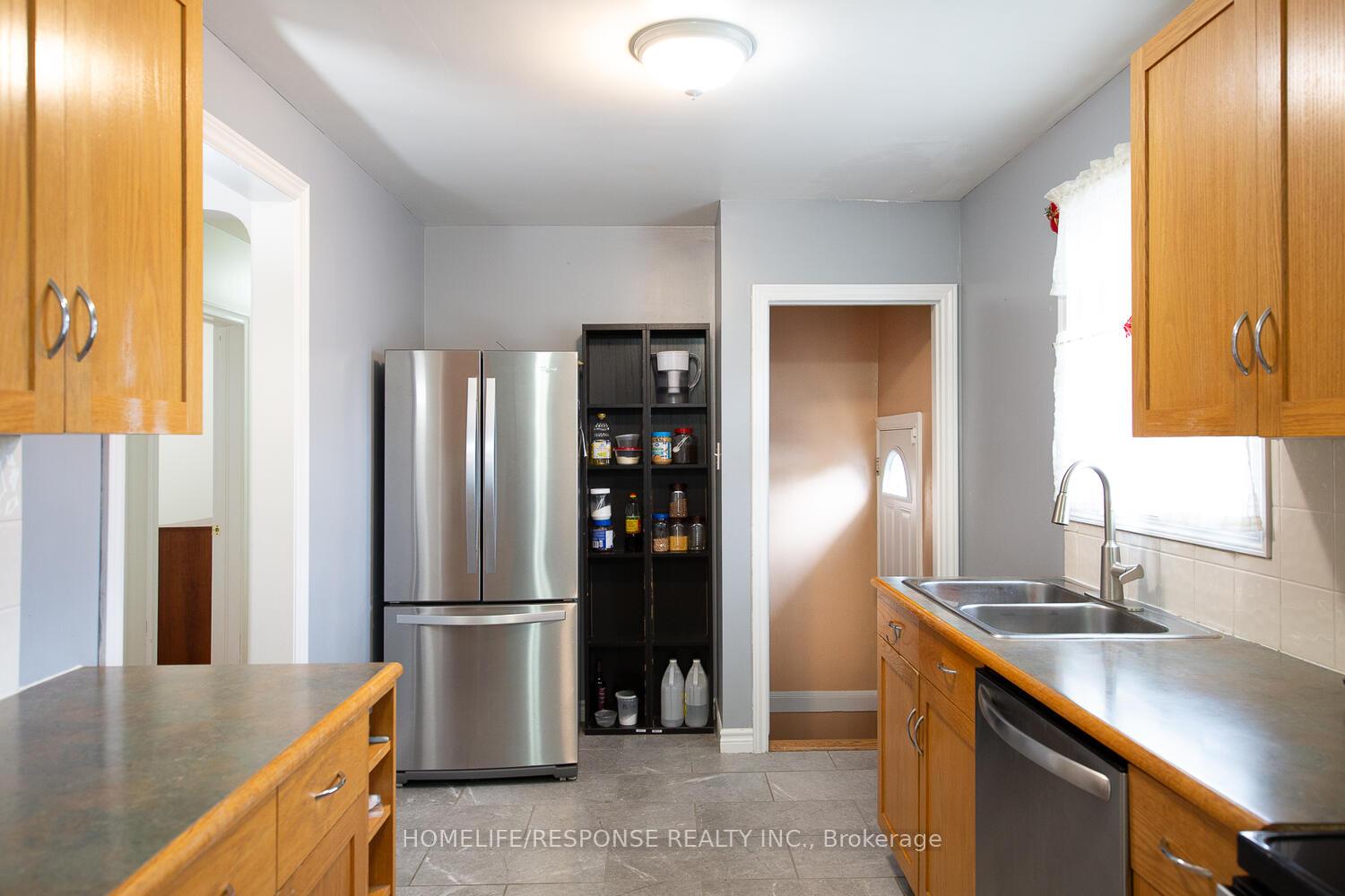 Photo 19 of 35 Parkdale Drive, Thorold, Thorold Downtown — HOMEH
