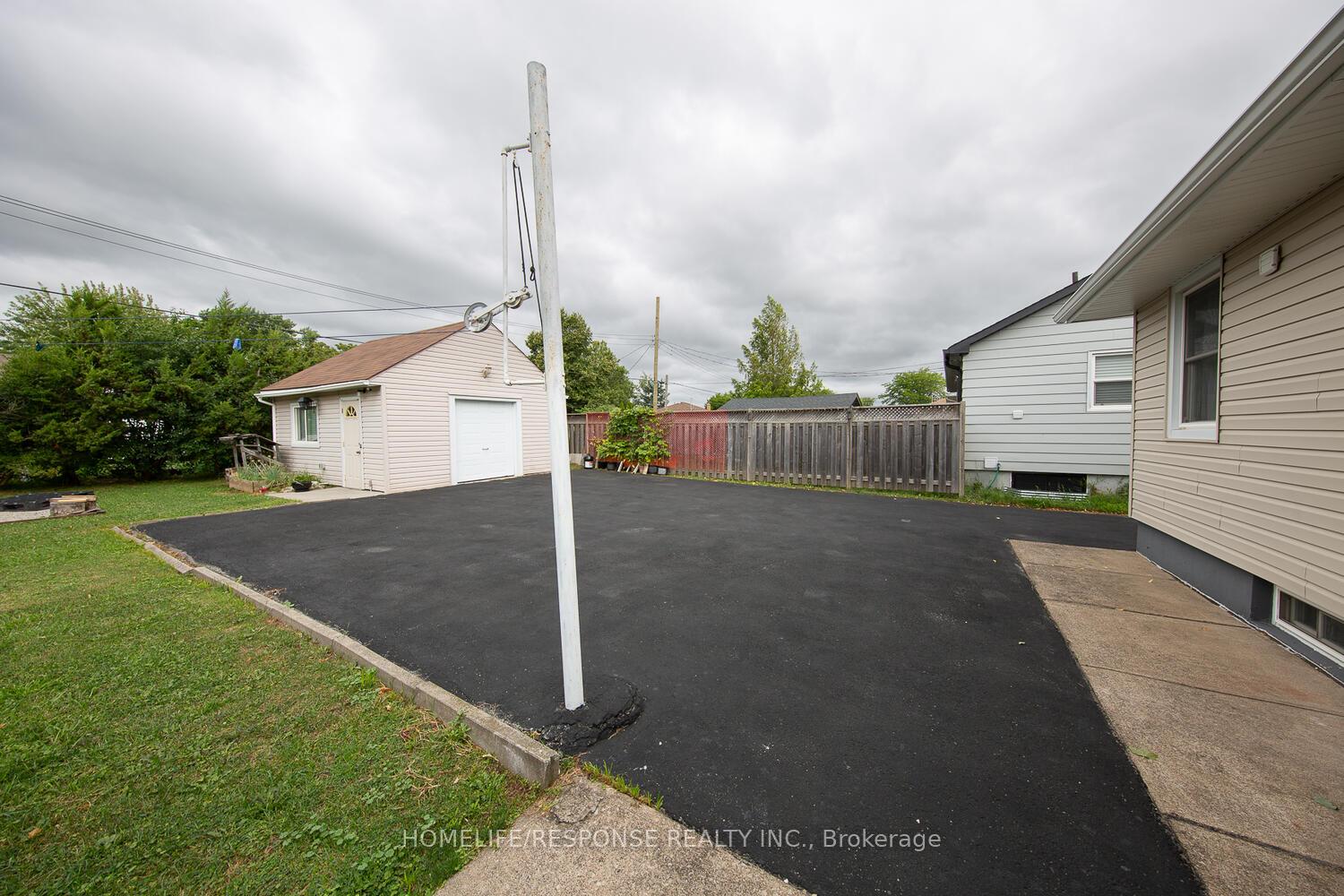 Photo 30 of 35 Parkdale Drive, Thorold, Thorold Downtown — HOMEH