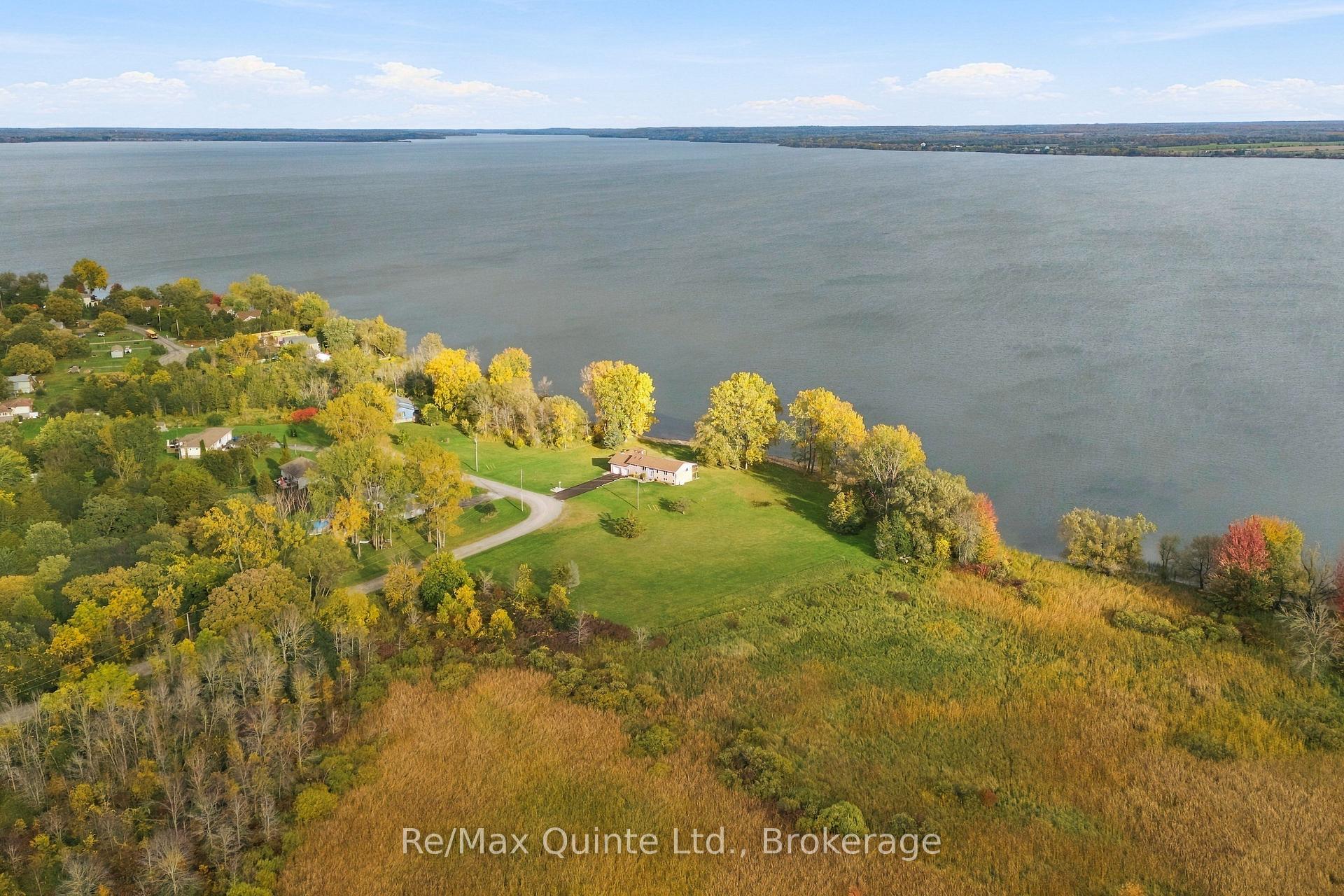 Photo 1 of 40 Wallbridge Circle, Prince Edward County, Ameliasburg Ward — HOMEH