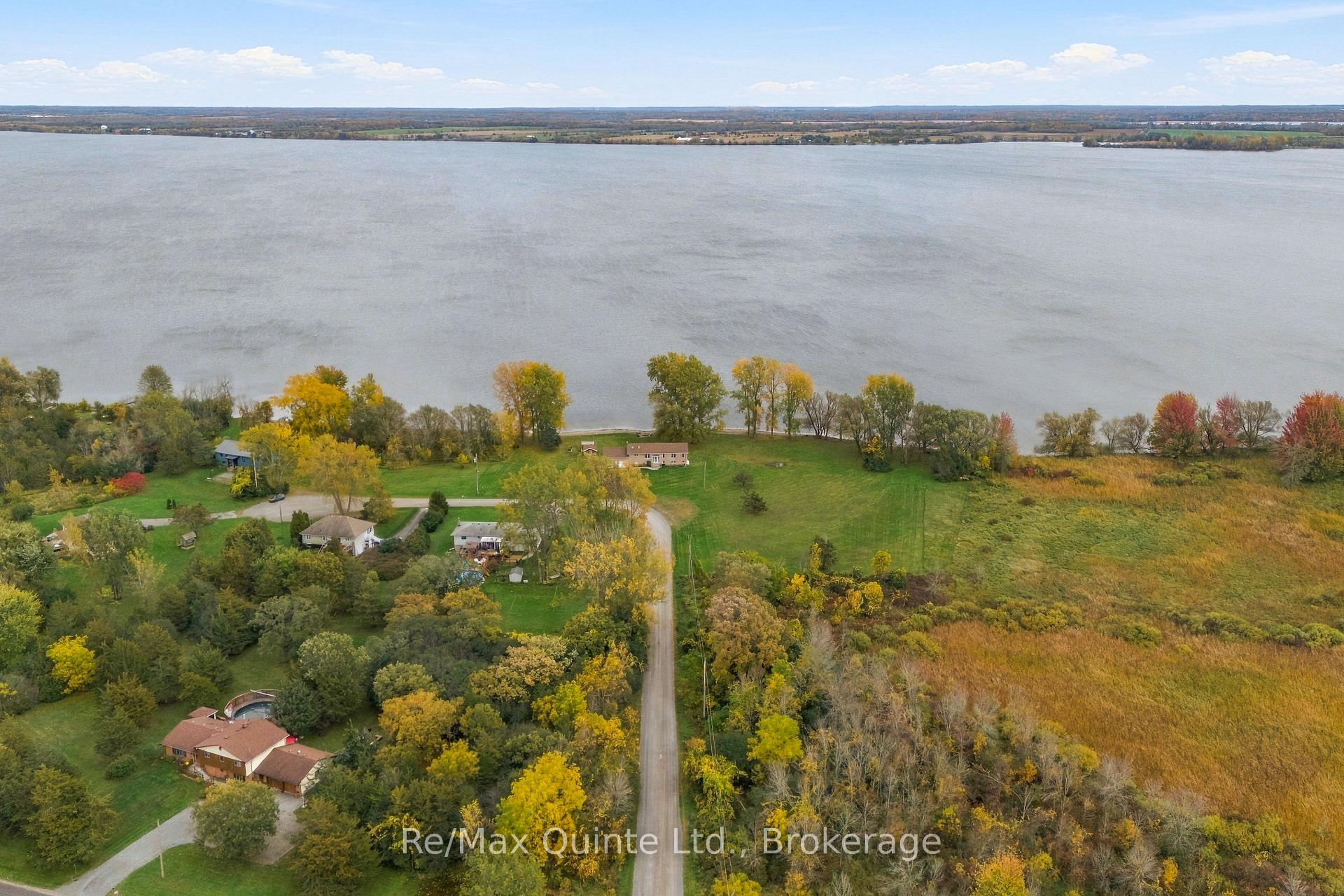 Photo 6 of 40 Wallbridge Circle, Prince Edward County, Ameliasburg Ward — HOMEH