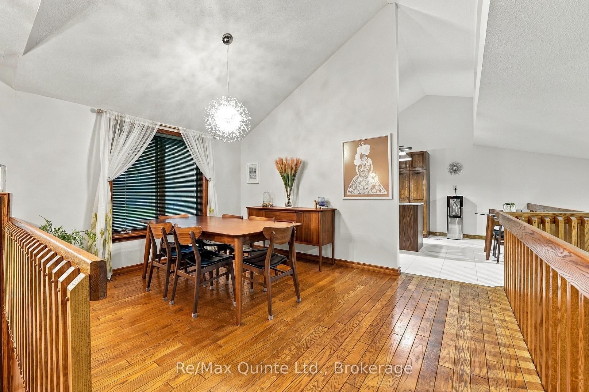 Photo 10 of 40 Wallbridge Circle, Prince Edward County, Ameliasburg Ward — HOMEH