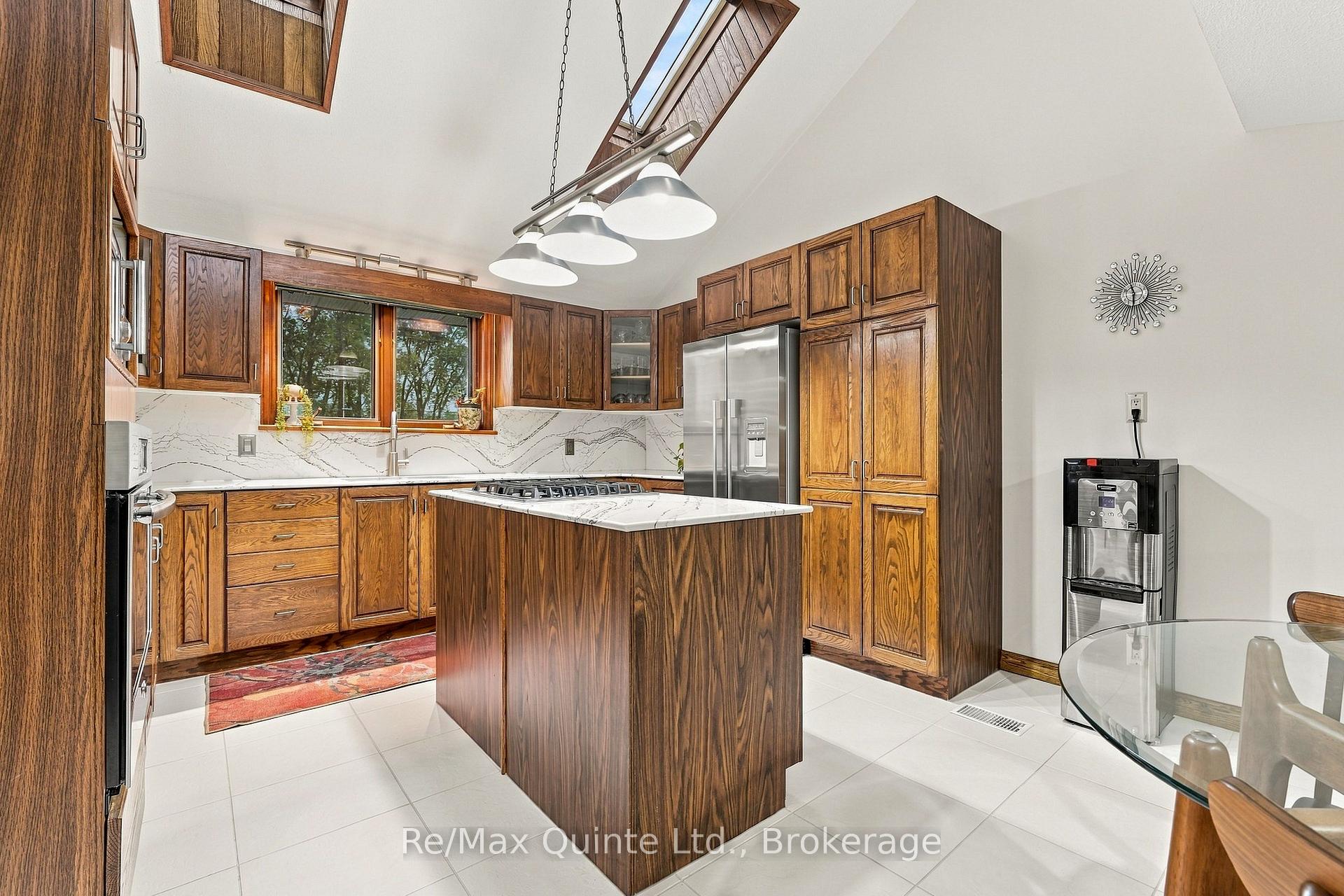 Photo 13 of 40 Wallbridge Circle, Prince Edward County, Ameliasburg Ward — HOMEH