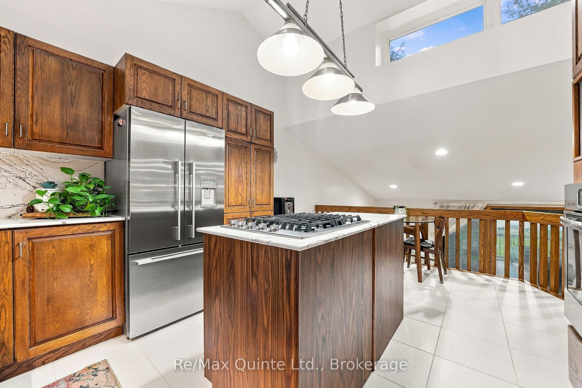 Photo 14 of 40 Wallbridge Circle, Prince Edward County, Ameliasburg Ward — HOMEH