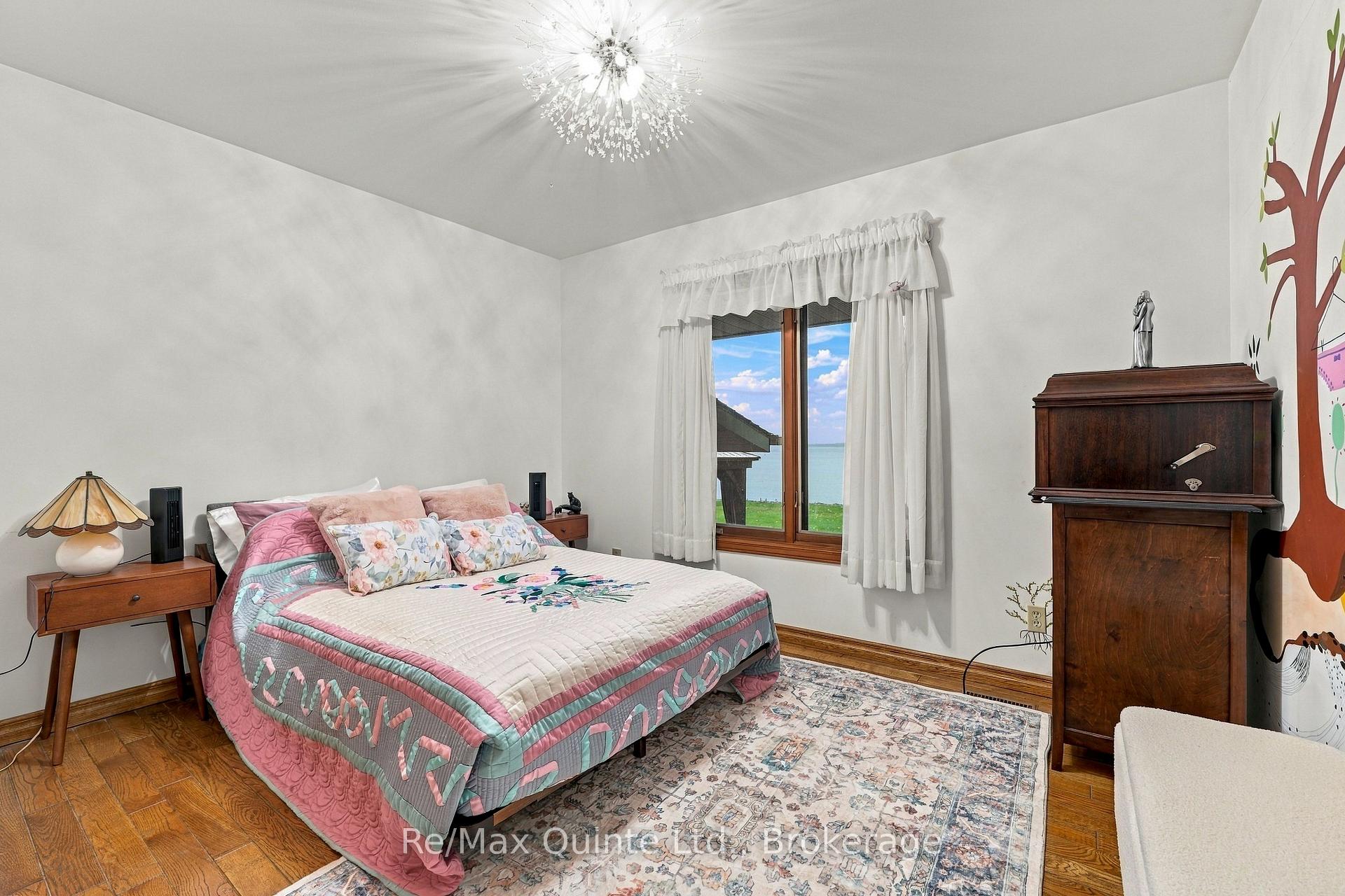 Photo 25 of 40 Wallbridge Circle, Prince Edward County, Ameliasburg Ward — HOMEH