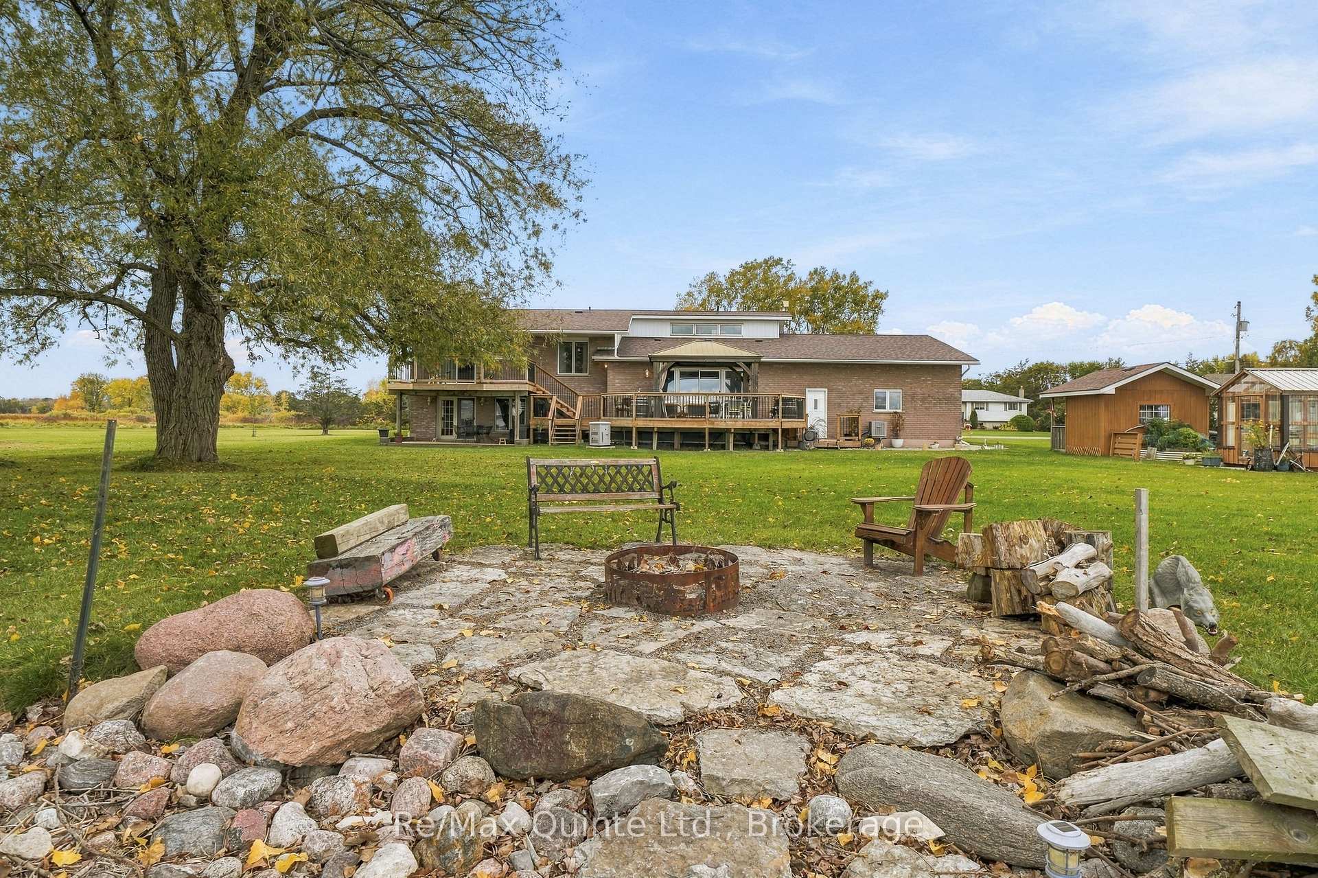 Photo 43 of 40 Wallbridge Circle, Prince Edward County, Ameliasburg Ward — HOMEH