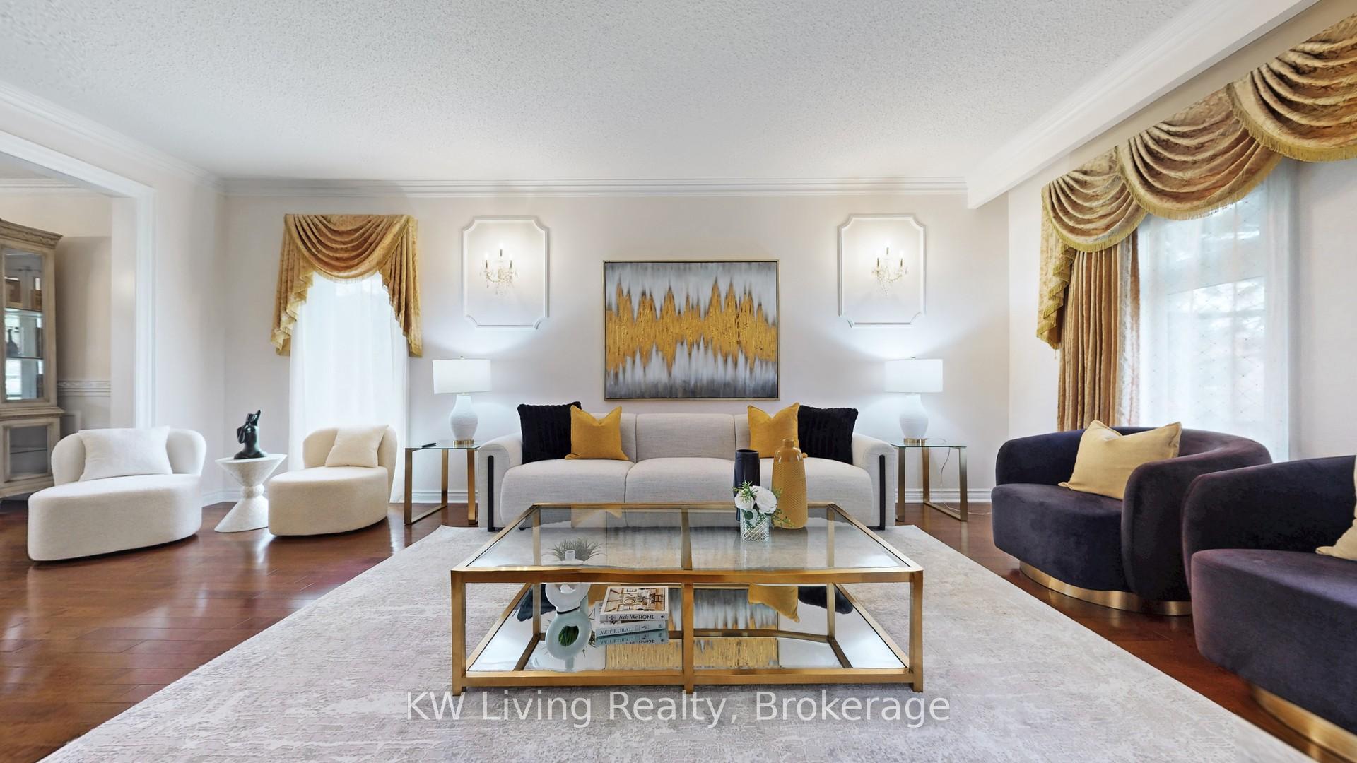 Photo 5 of 19 Spadina Road, Richmond Hill, Bayview Hill — HOMEH