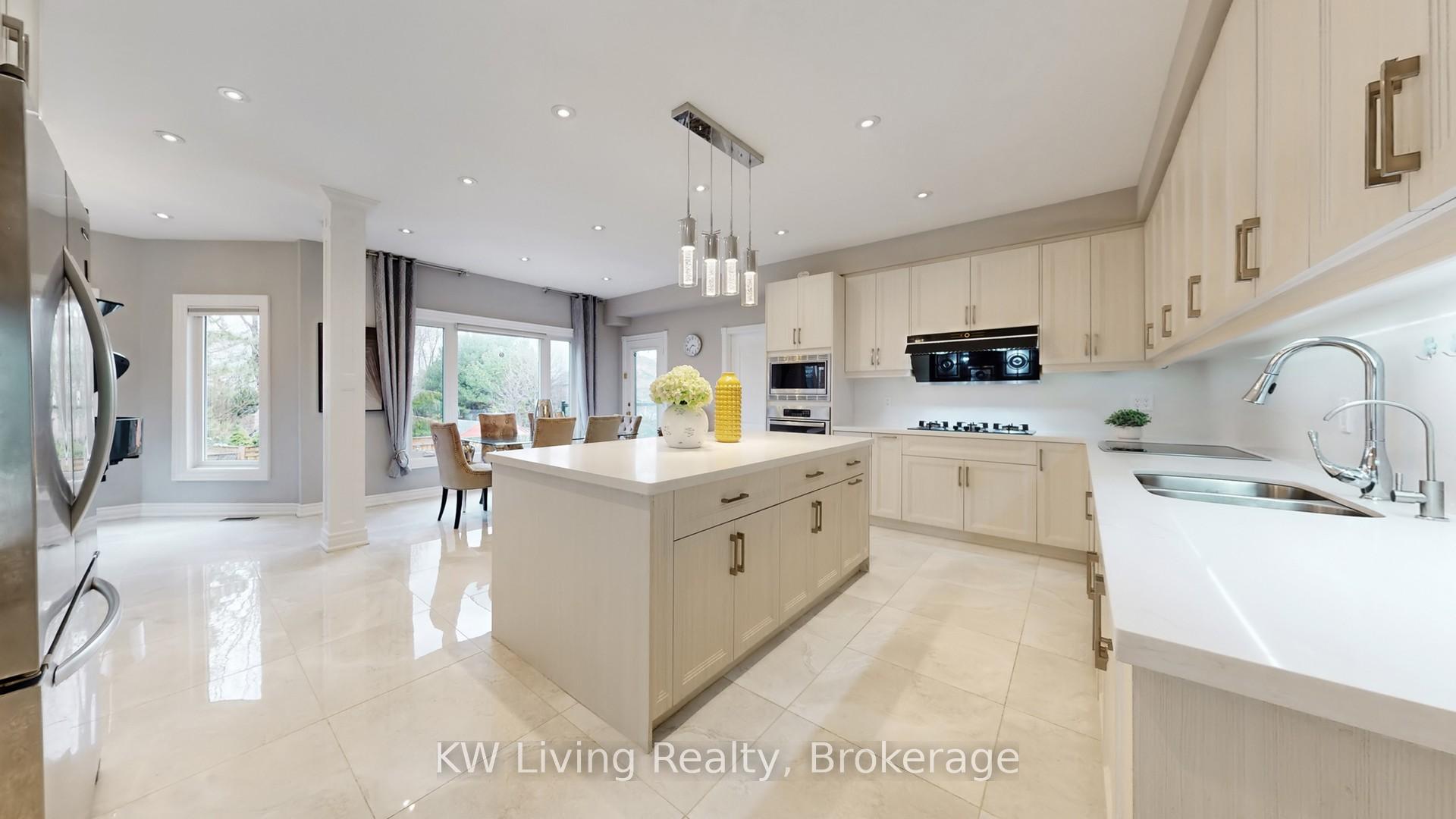 Photo 18 of 19 Spadina Road, Richmond Hill, Bayview Hill — HOMEH