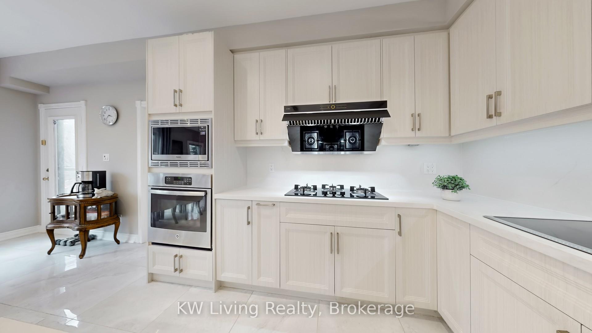 Photo 19 of 19 Spadina Road, Richmond Hill, Bayview Hill — HOMEH