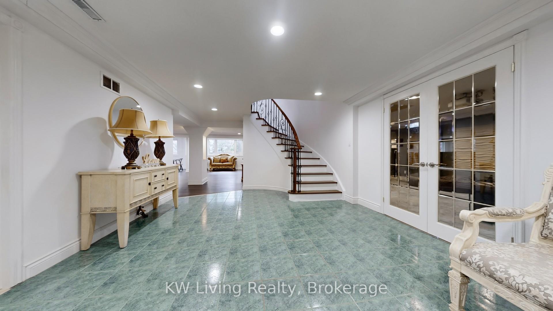 Photo 37 of 19 Spadina Road, Richmond Hill, Bayview Hill — HOMEH