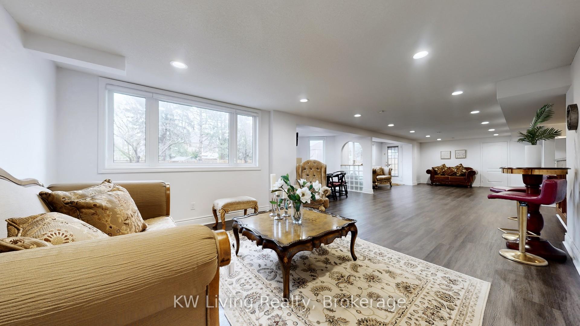 Photo 40 of 19 Spadina Road, Richmond Hill, Bayview Hill — HOMEH